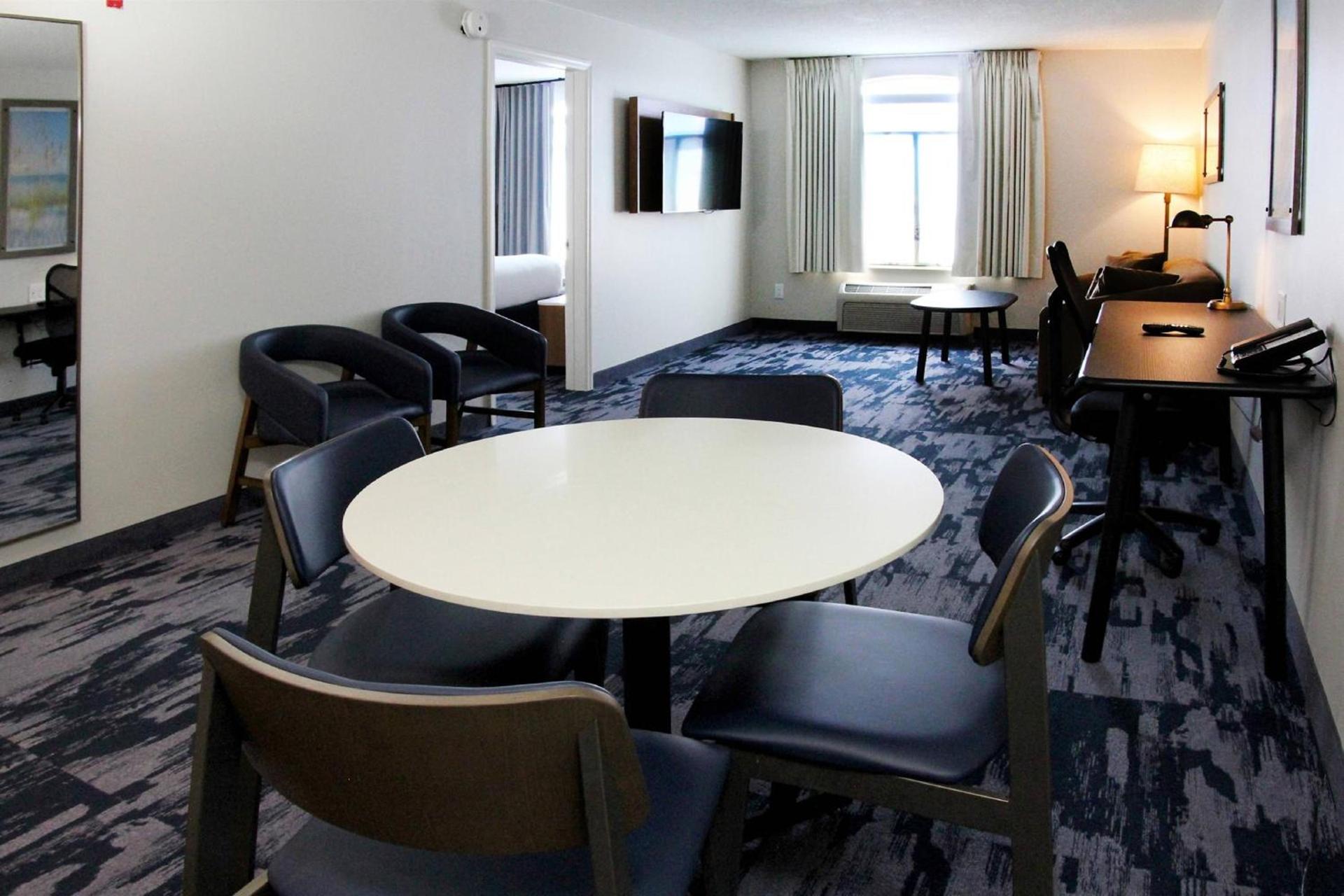 Fairfield Inn & Suites by Marriott Charleston Airport/Convention Center photo 18