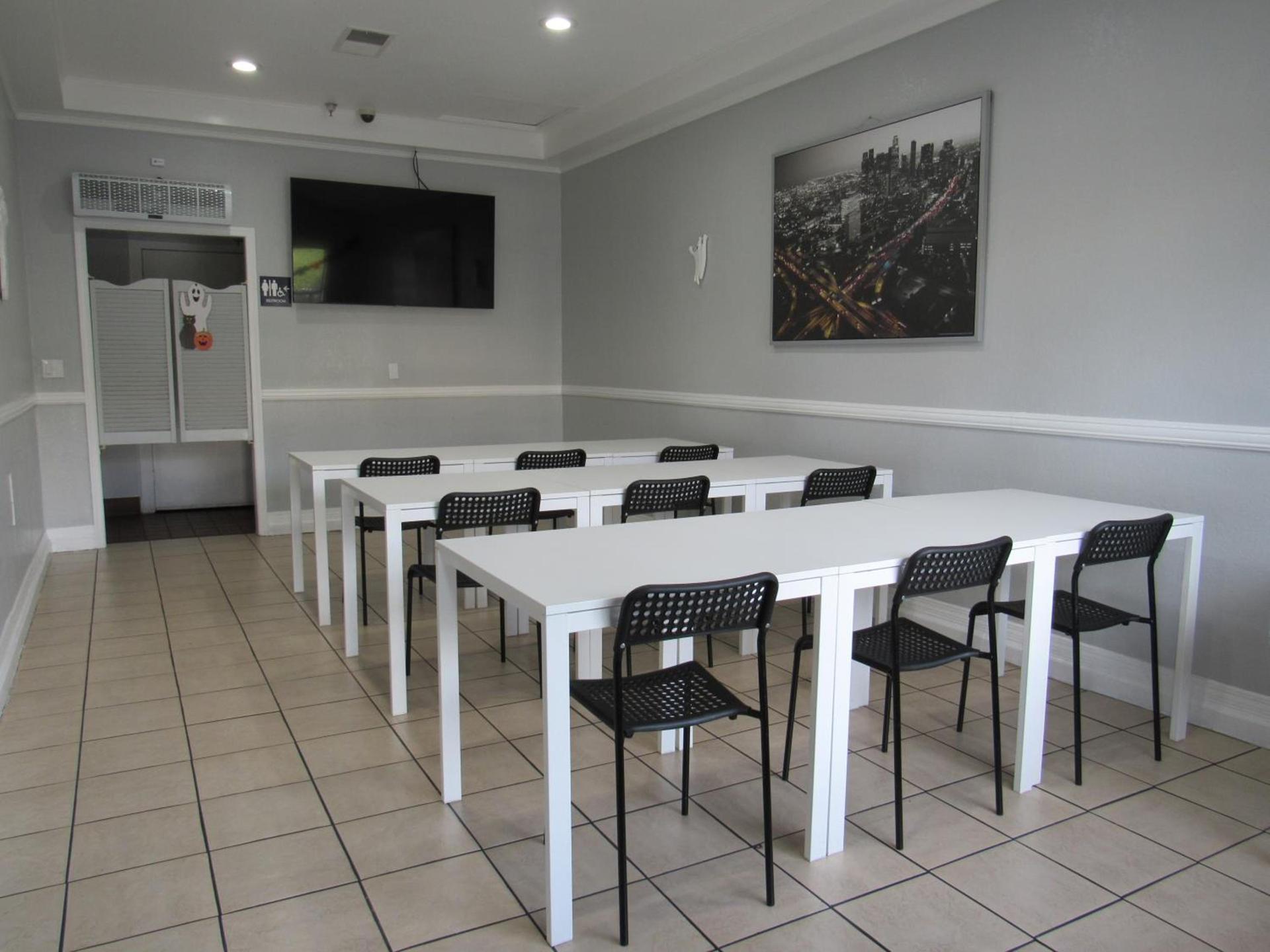 Capri Suites Anaheim photo 37