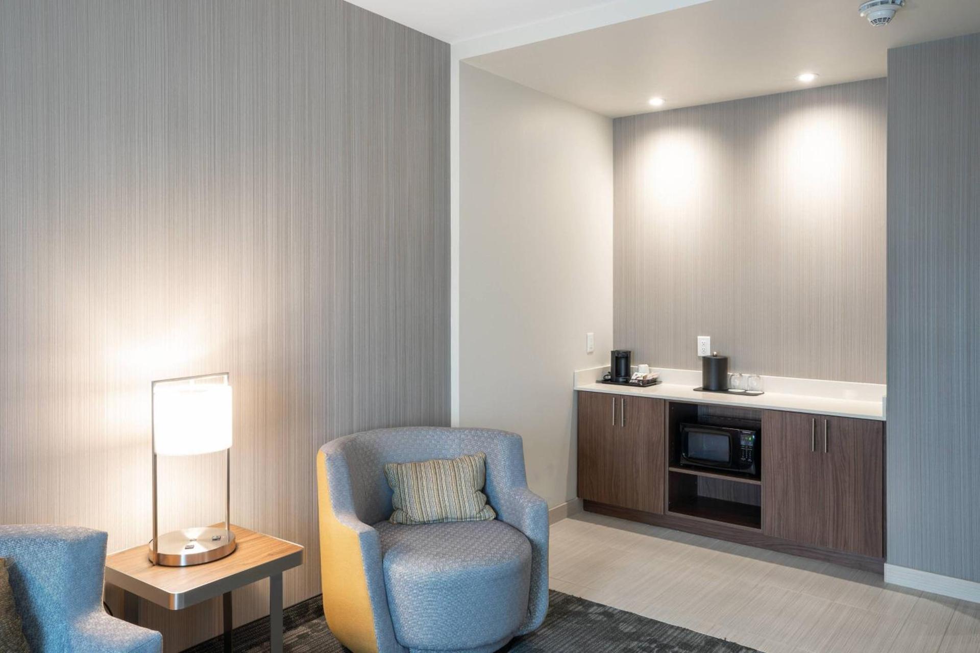 Courtyard by Marriott Charleston-North Charleston photo 6