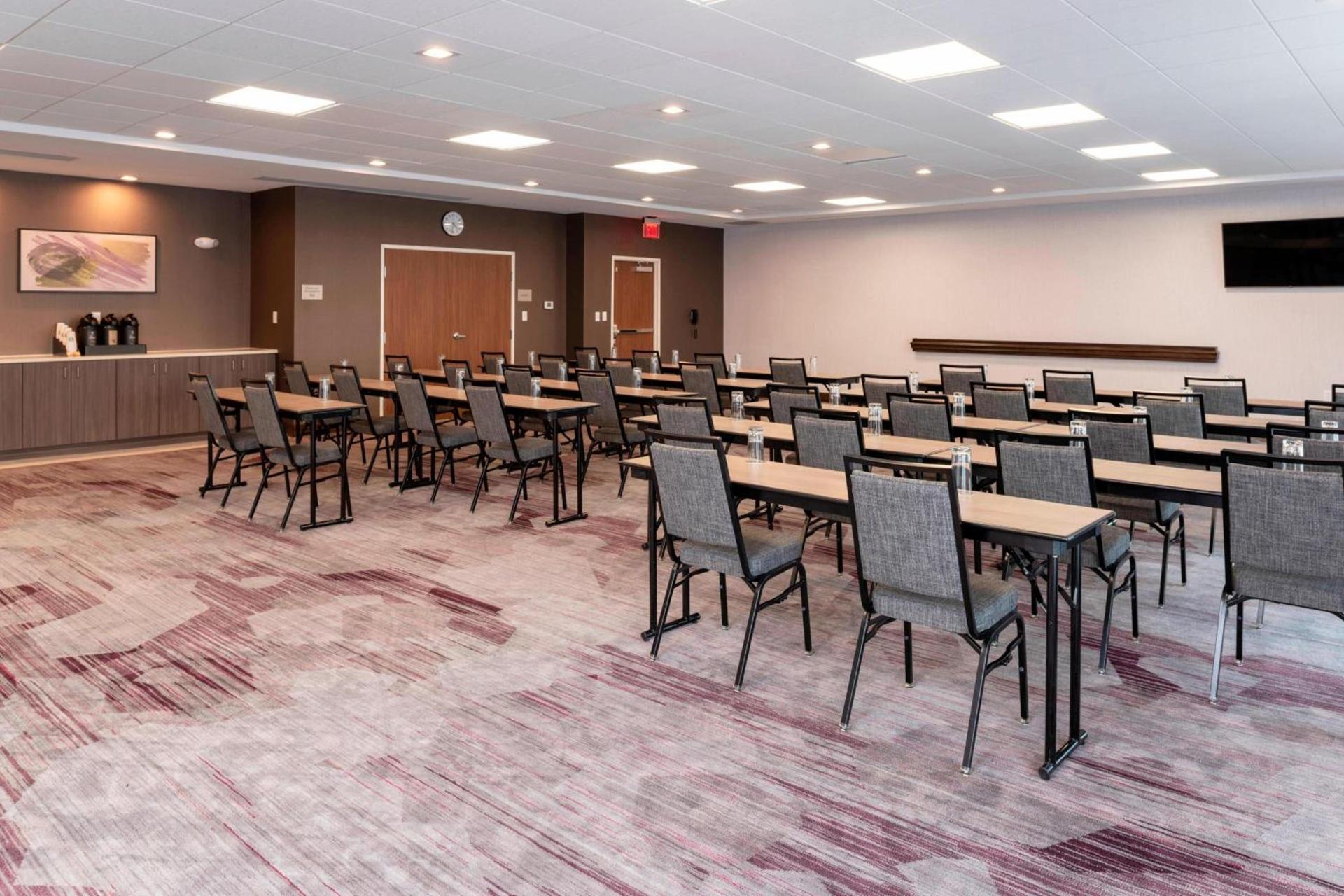 Courtyard by Marriott Cleveland Elyria photo 25