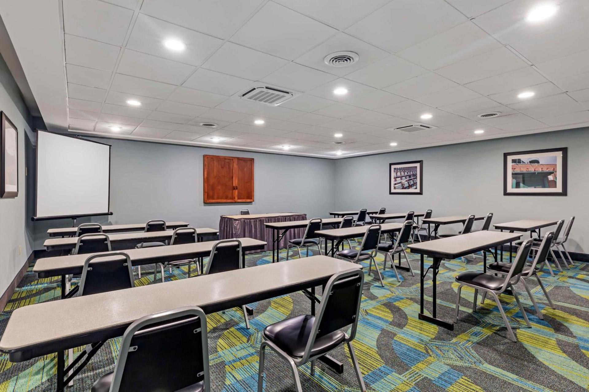 Best Western Plus North Shore Hotel photo 43
