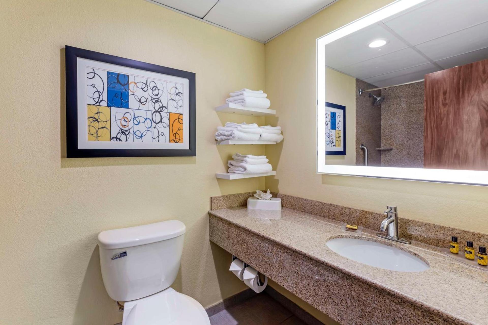 Best Western Plus North Shore Hotel photo 26