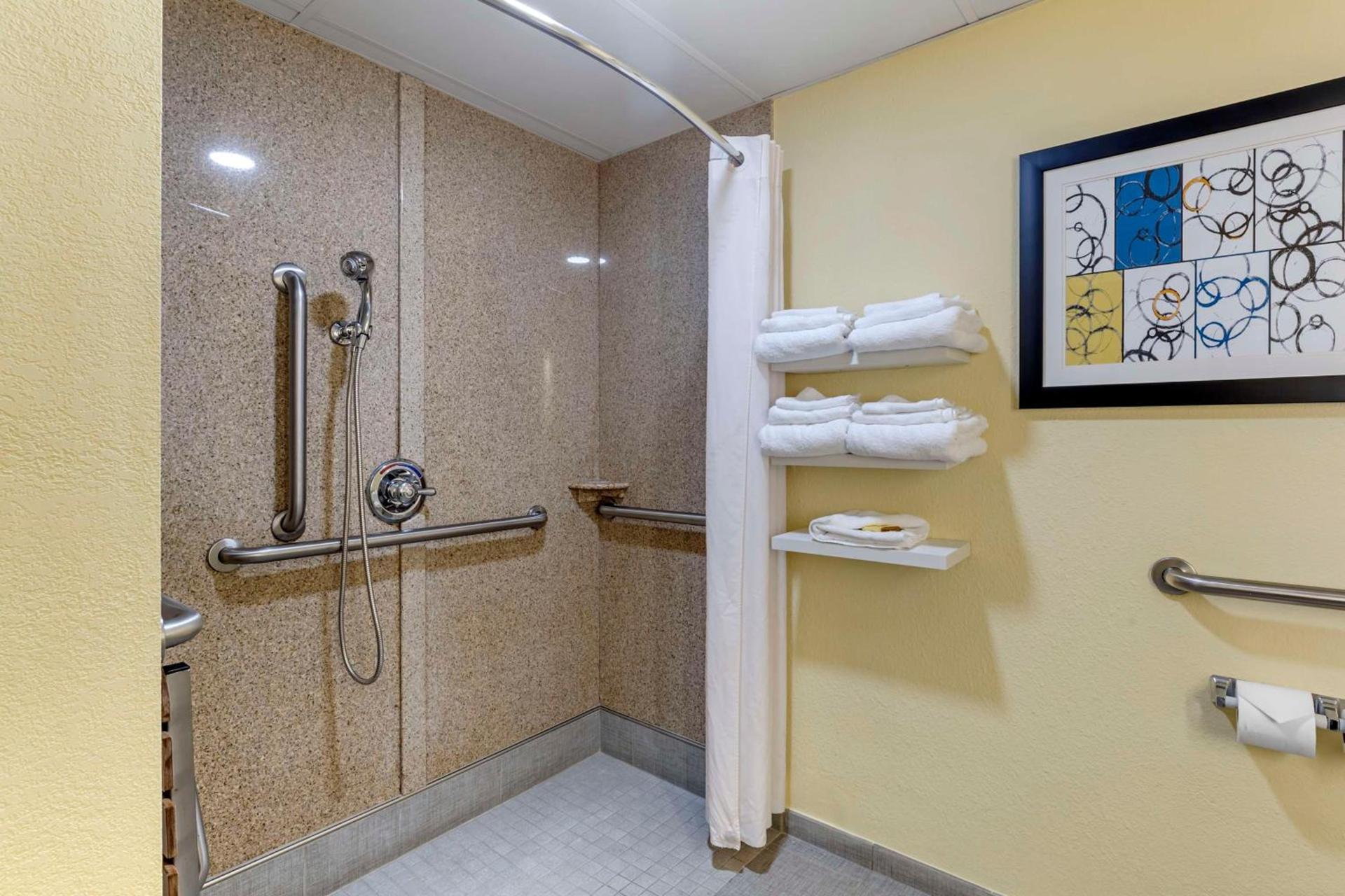 Best Western Plus North Shore Hotel photo 36