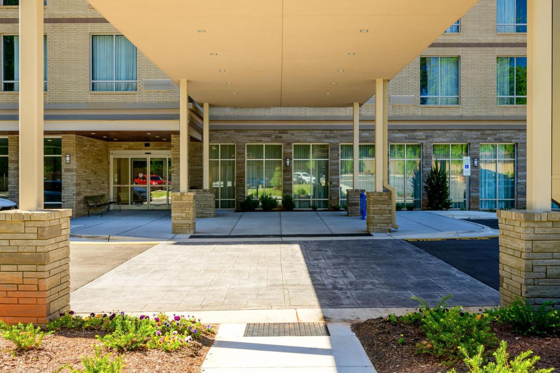 Courtyard by Marriott Raleigh Cary Crossroads photo 5