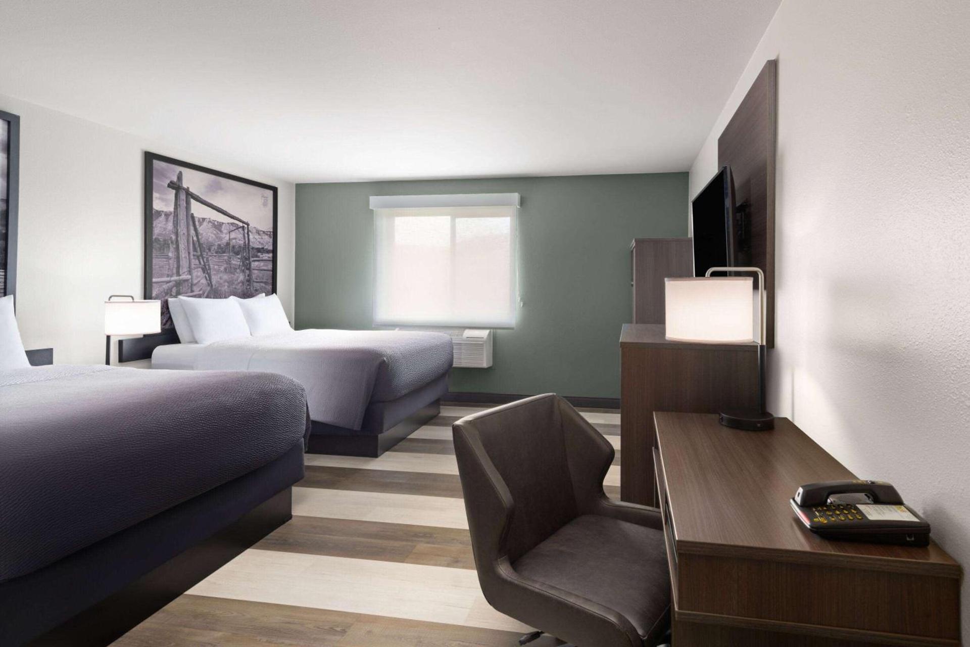 Super 8 by Wyndham Big Timber photo 11