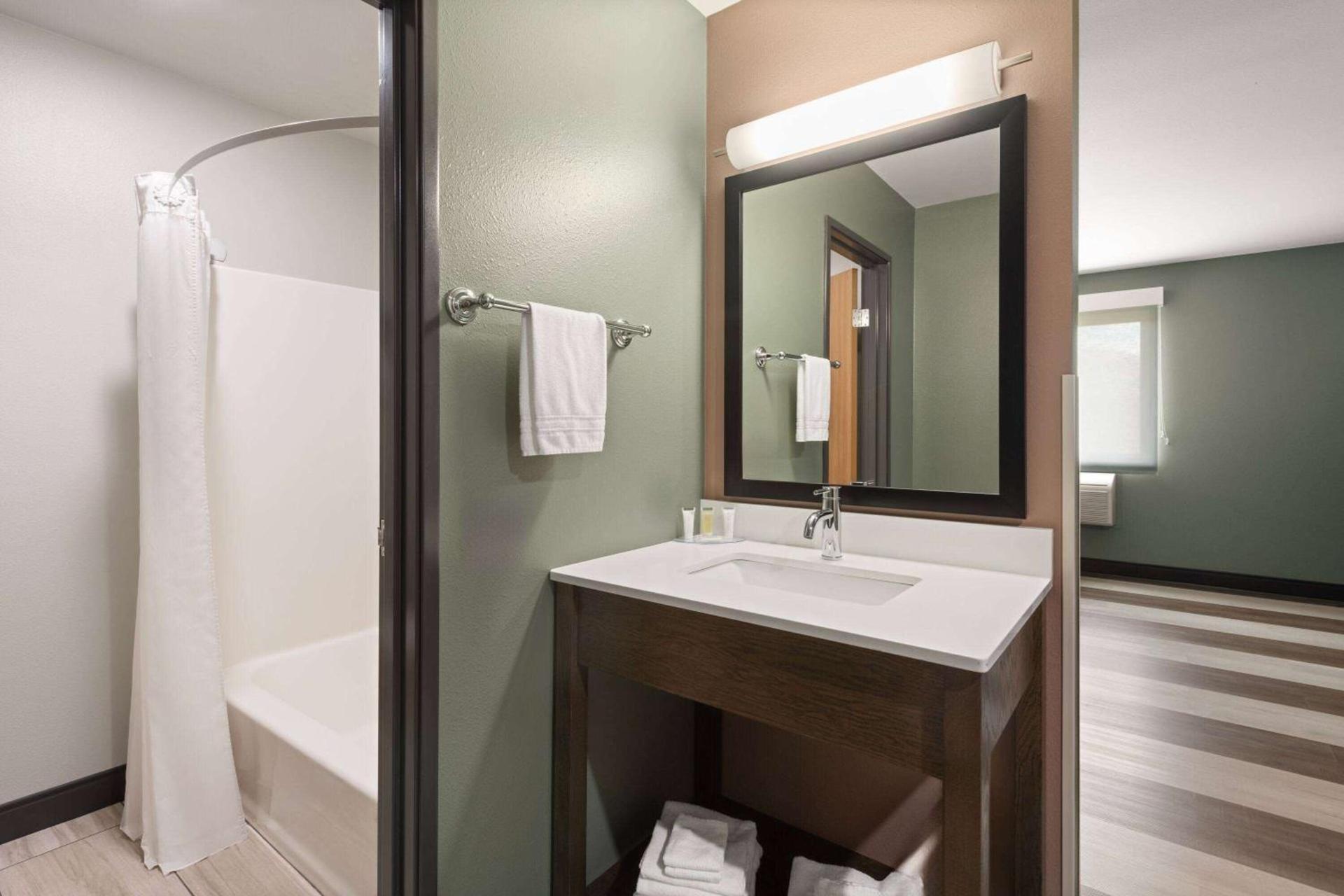 Super 8 by Wyndham Big Timber photo 14