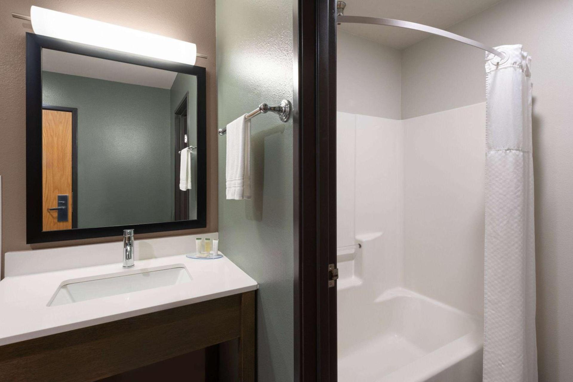Super 8 by Wyndham Big Timber photo 16