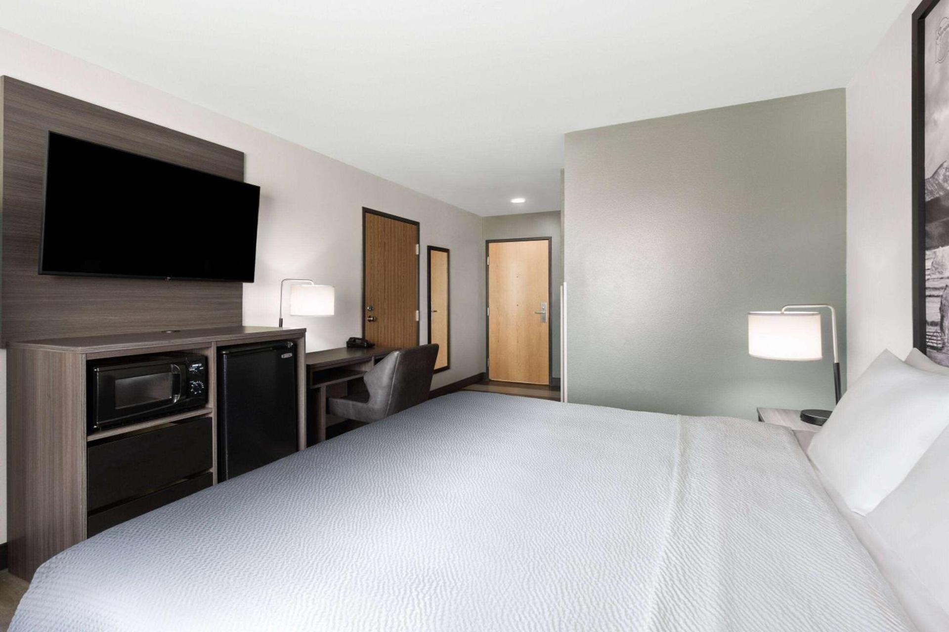 Super 8 by Wyndham Big Timber photo 18