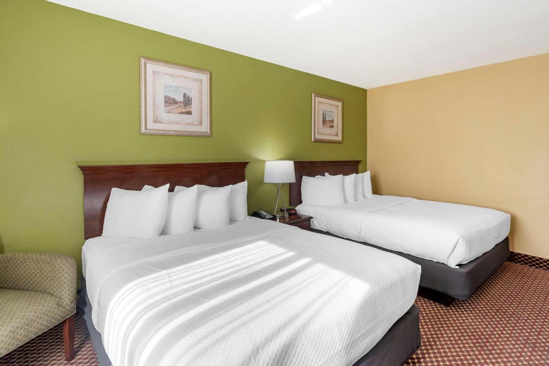 Quality Inn & Suites Bloomington University Area photo 21