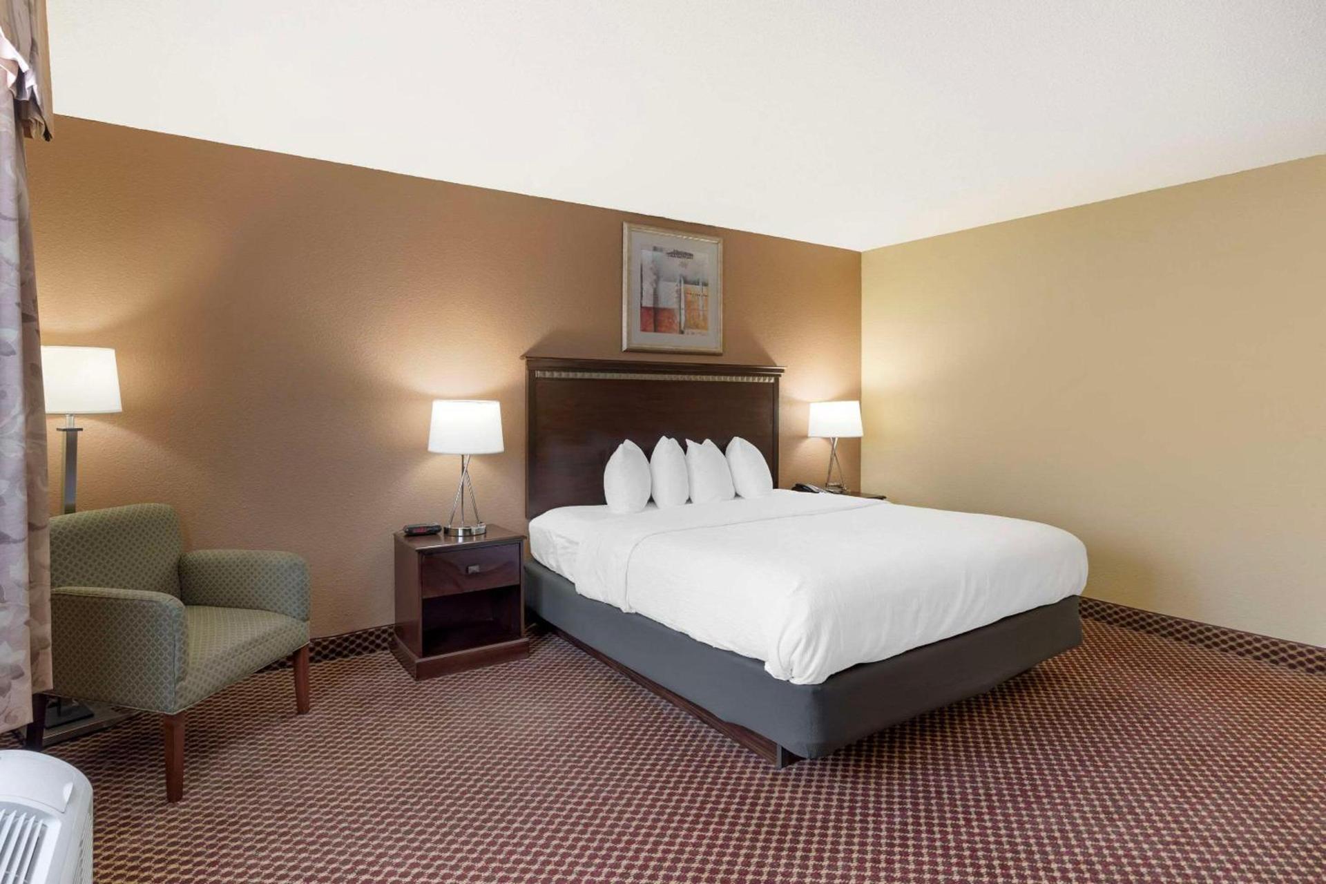 Quality Inn & Suites Bloomington University Area photo 6