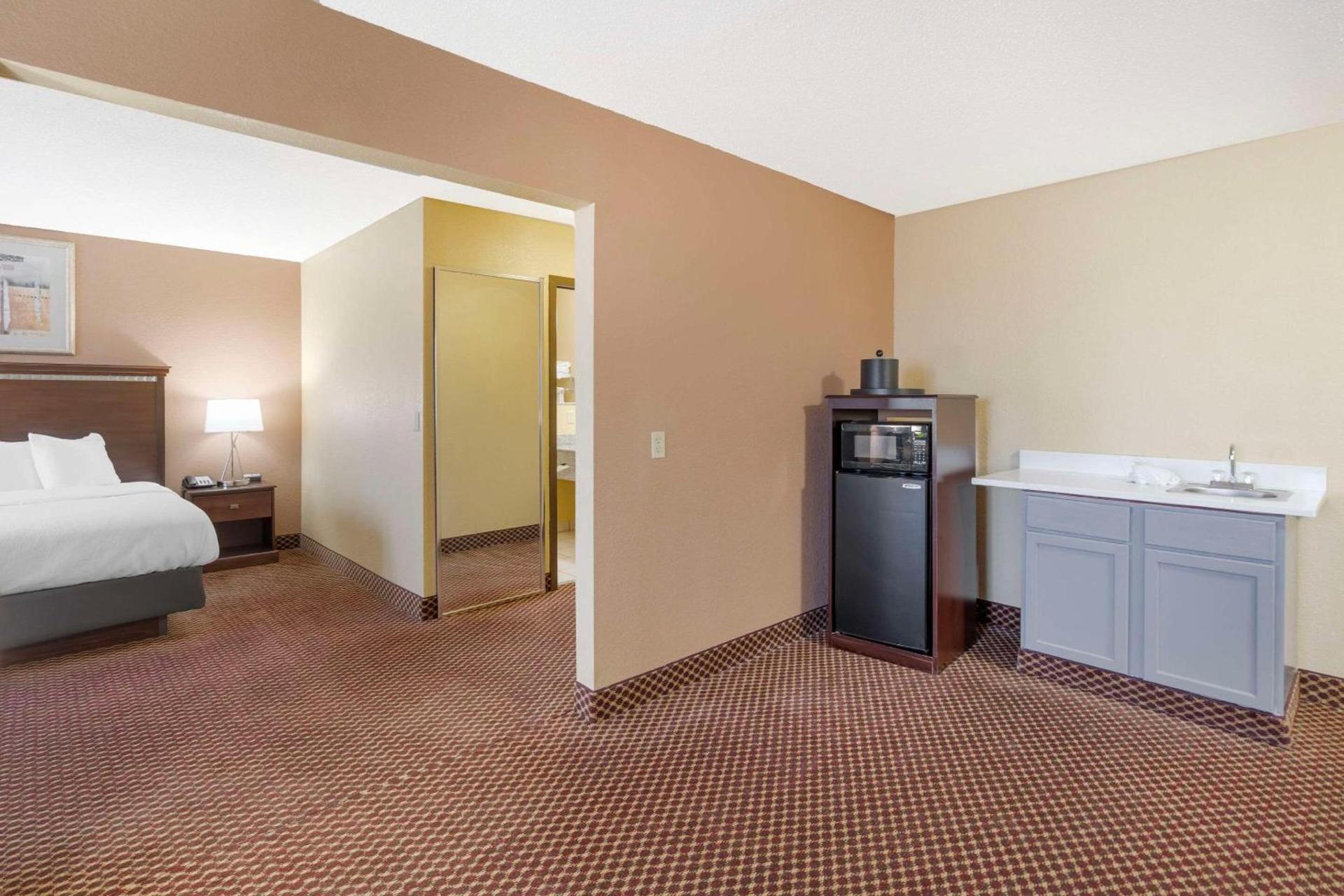 Quality Inn & Suites Bloomington University Area photo 13