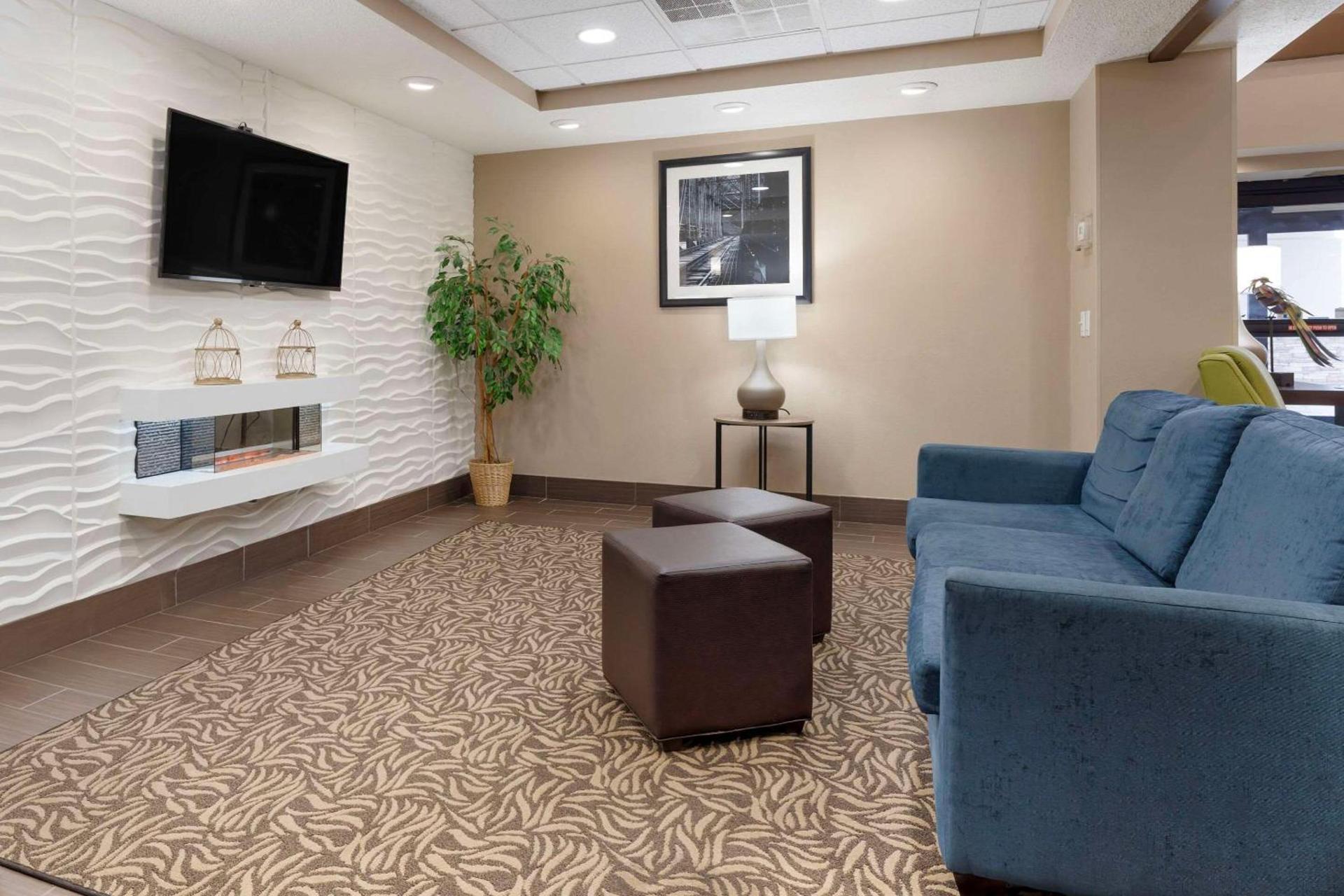 Comfort Inn & Suites Johnstown - Richland Town Center photo 8