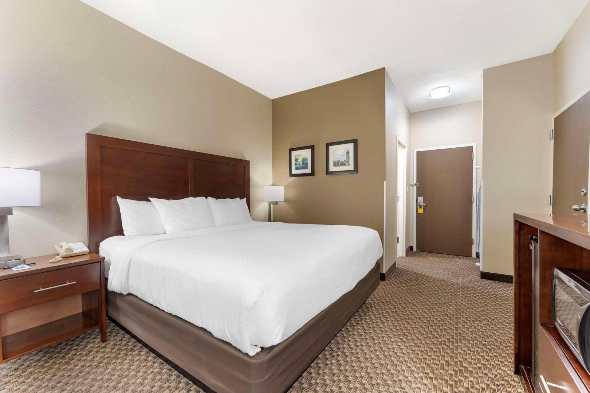 Comfort Inn & Suites Johnstown - Richland Town Center photo 13