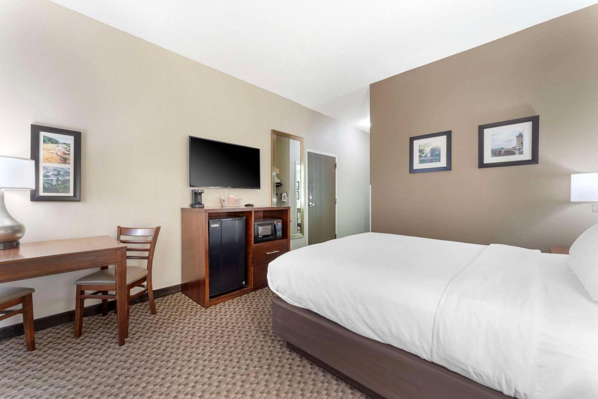 Comfort Inn & Suites Johnstown - Richland Town Center photo 15
