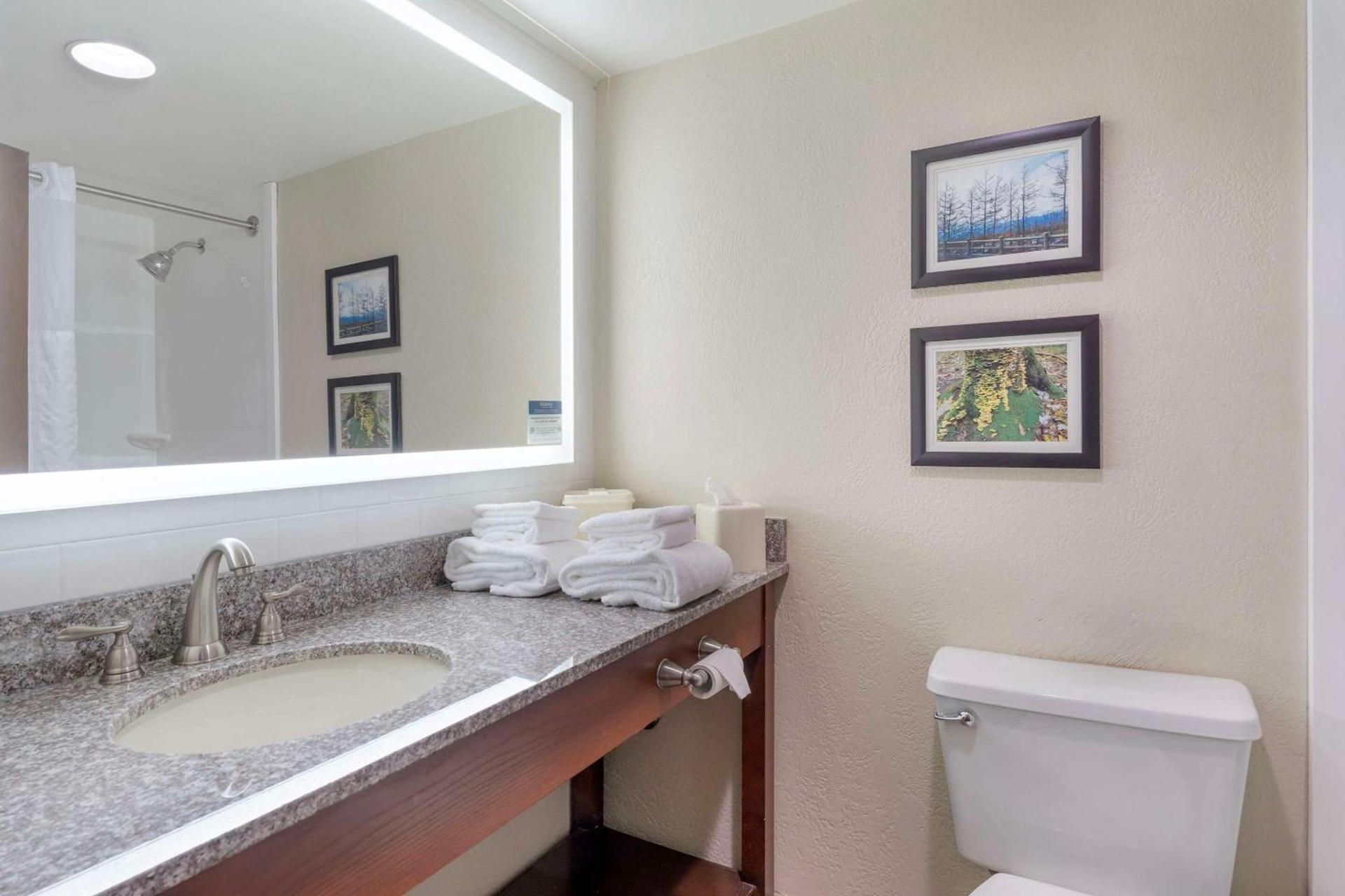 Comfort Inn & Suites Johnstown - Richland Town Center photo 18