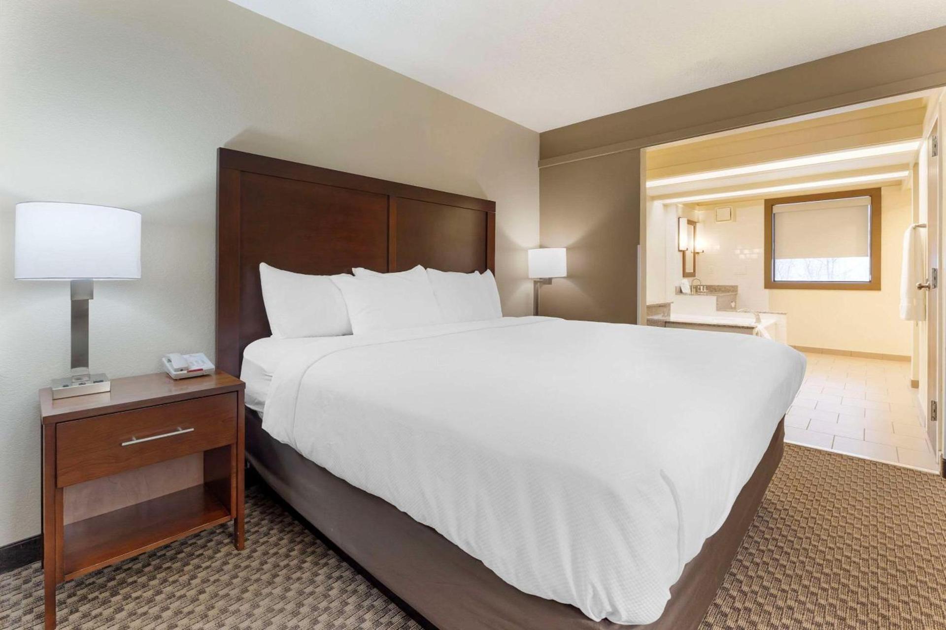 Comfort Inn & Suites Johnstown - Richland Town Center photo 23