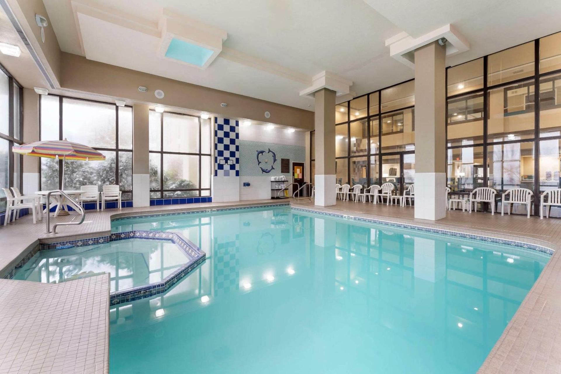 Comfort Inn & Suites Johnstown - Richland Town Center photo 30