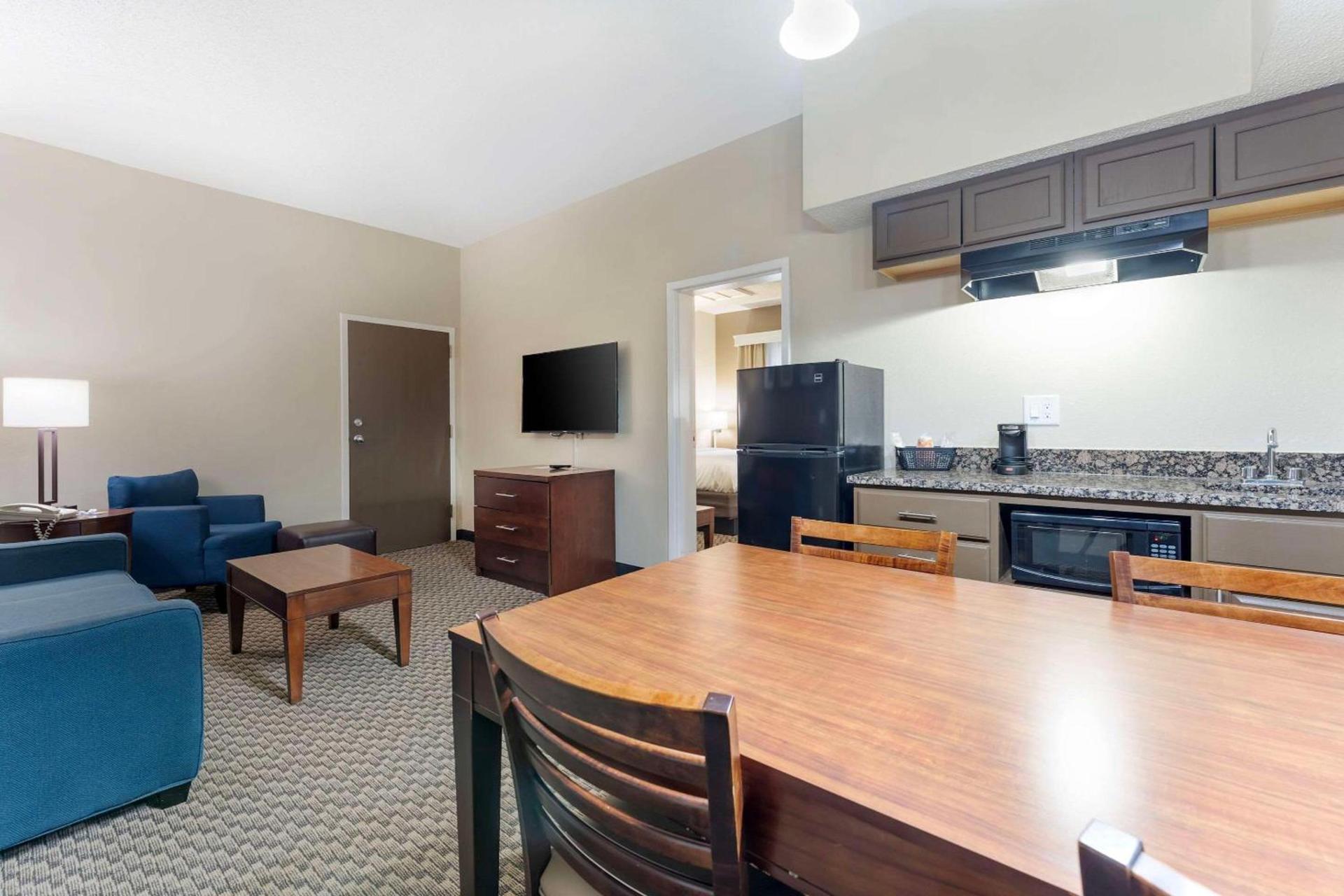 Comfort Inn & Suites Johnstown - Richland Town Center photo 29