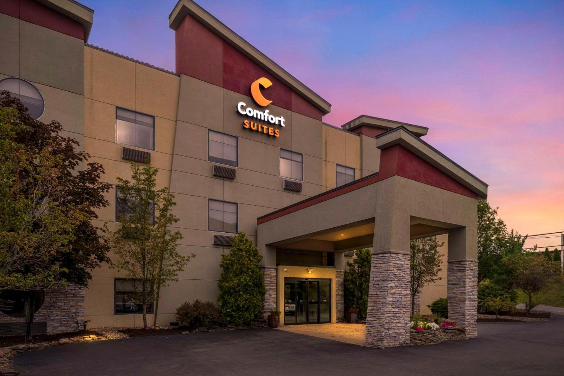 Comfort Suites Monaca photo 2