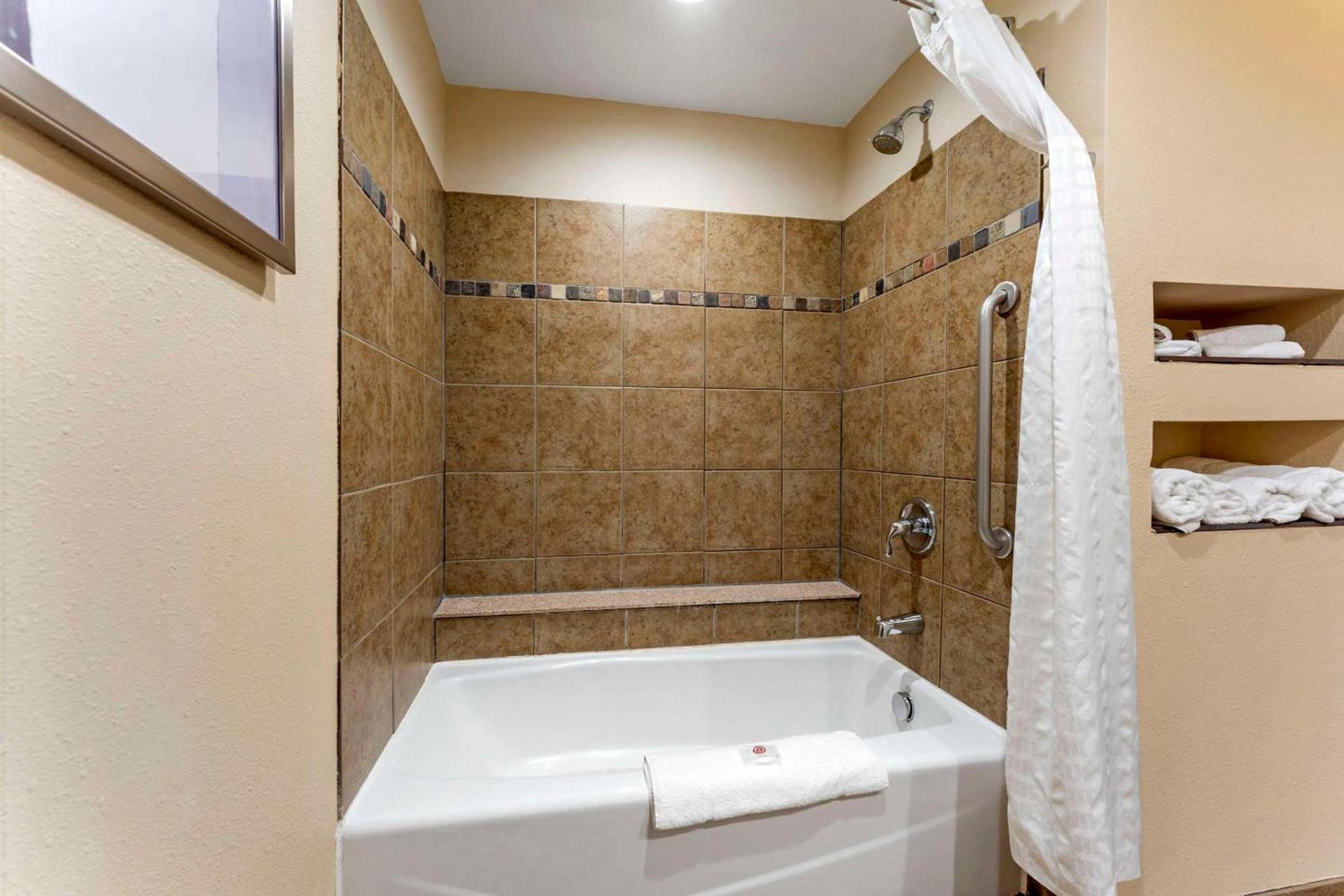 Comfort Suites Monaca photo 6