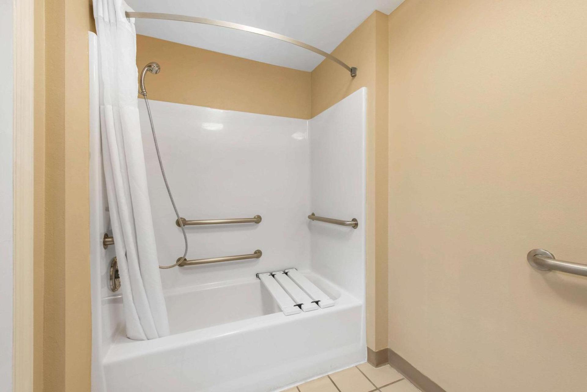 Quality Inn Palm Bay - Melbourne I-95 photo 26