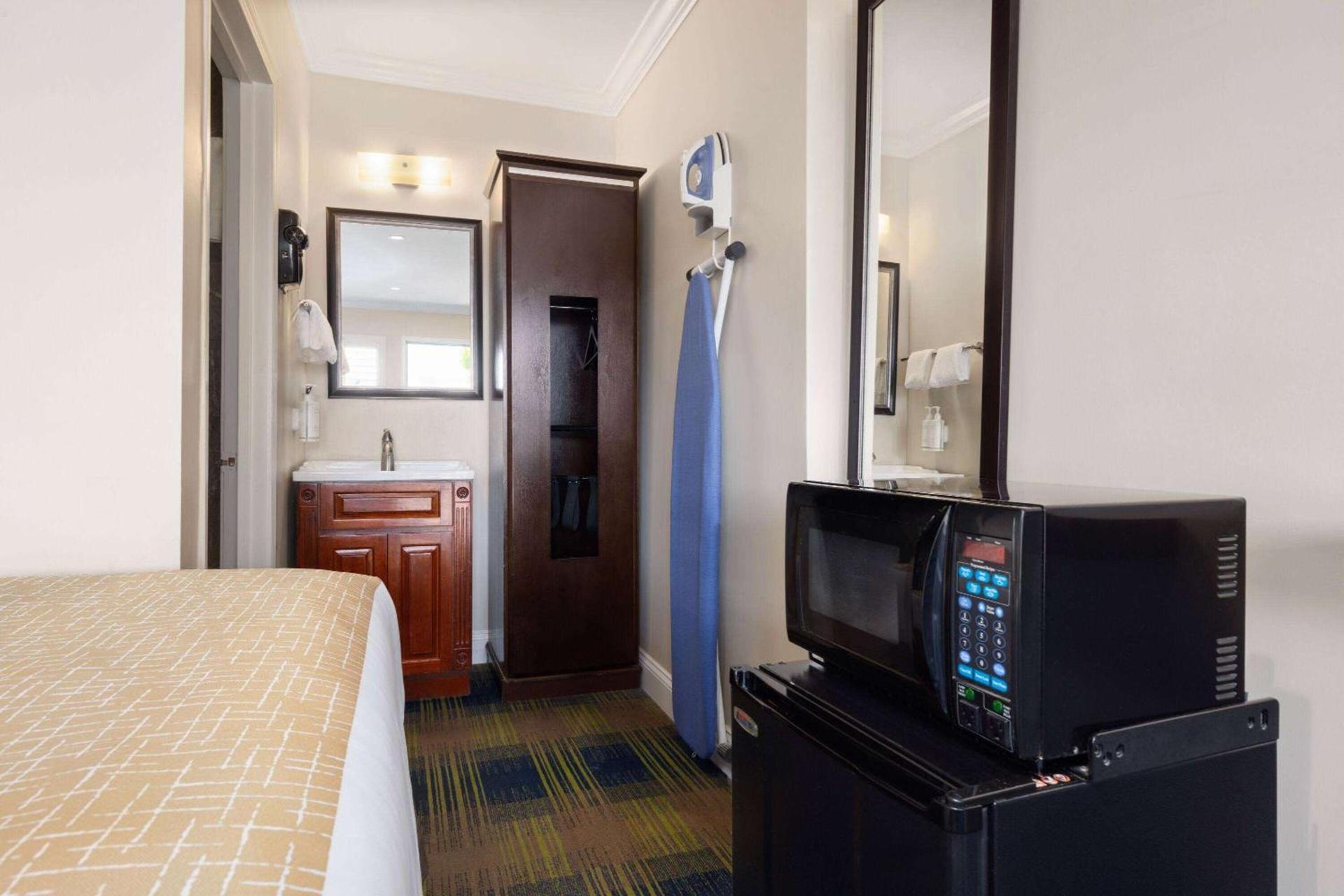 Travelodge by Wyndham by Fisherman's Wharf photo 11