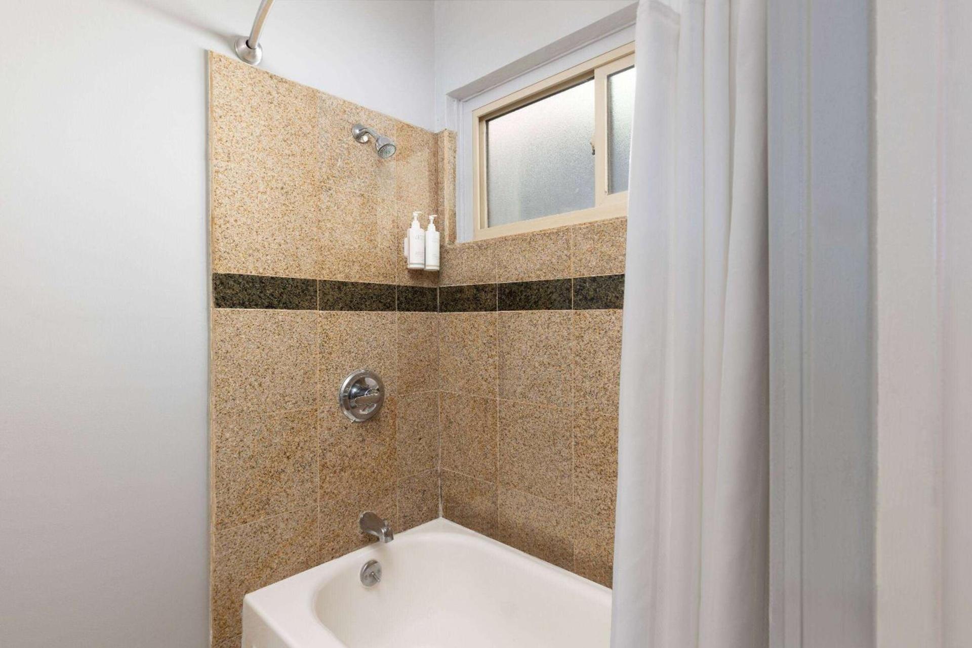 Travelodge by Wyndham by Fisherman's Wharf photo 22