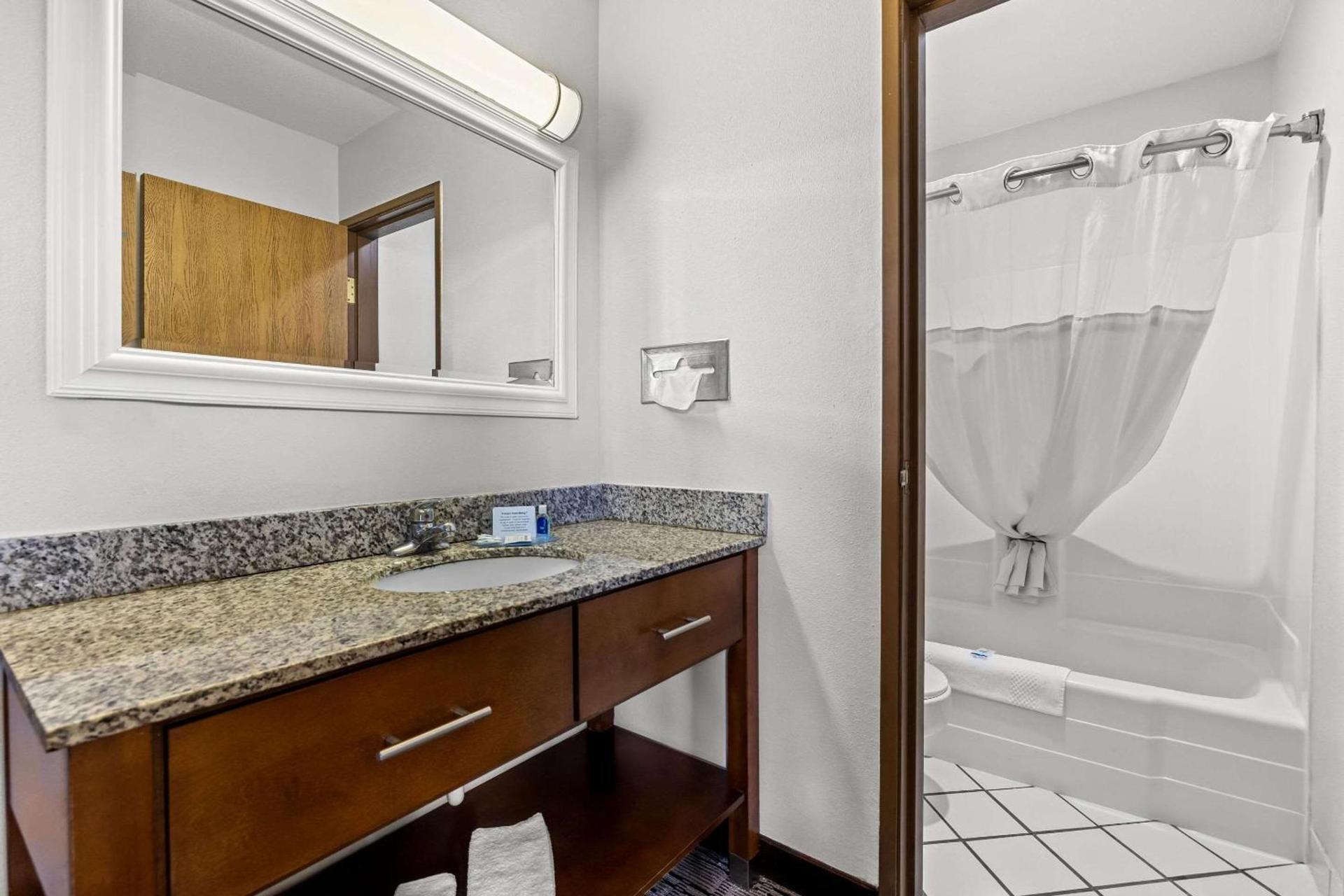 Rodeway Inn Rapid City North photo 11