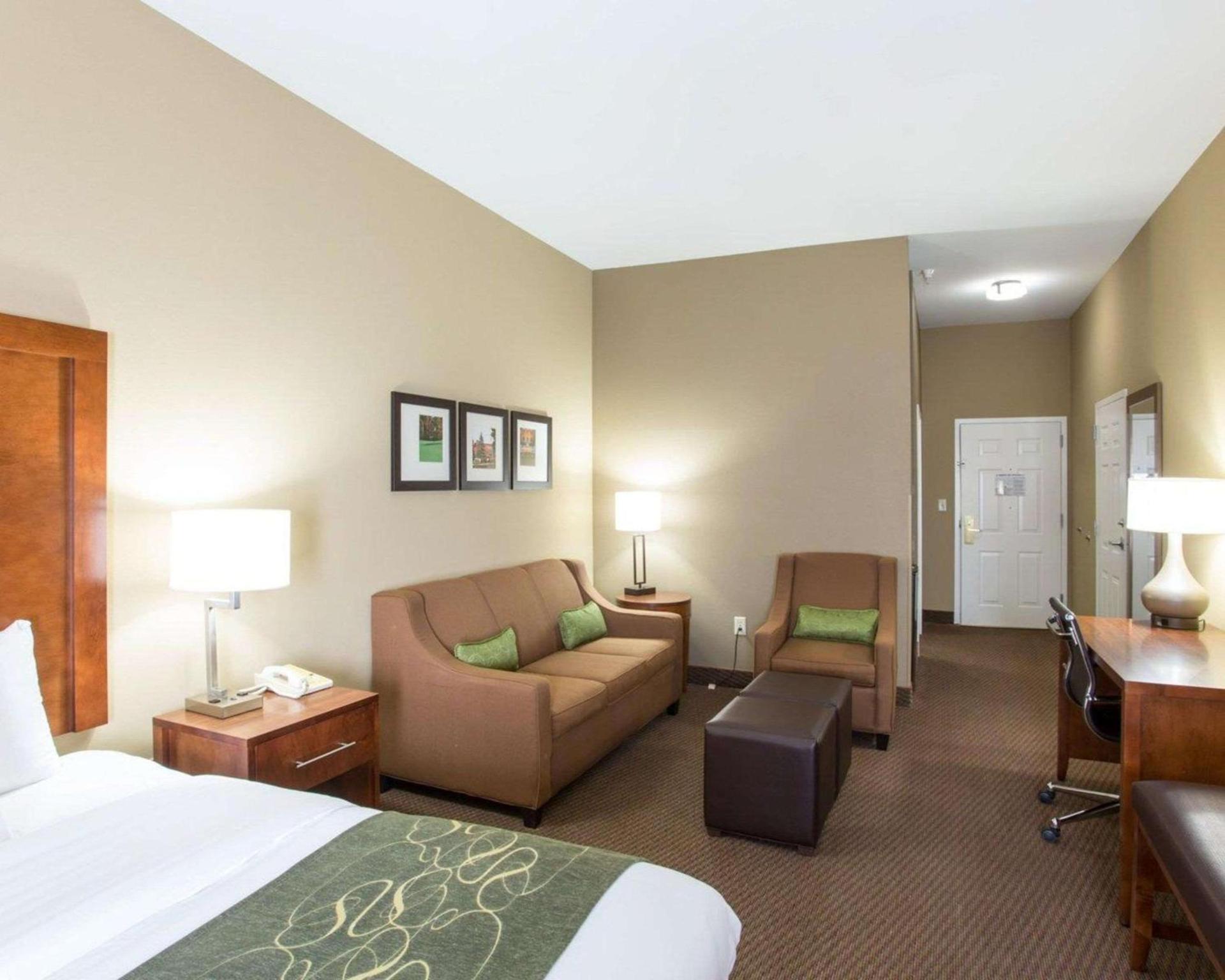 Comfort Suites Crossville photo 11