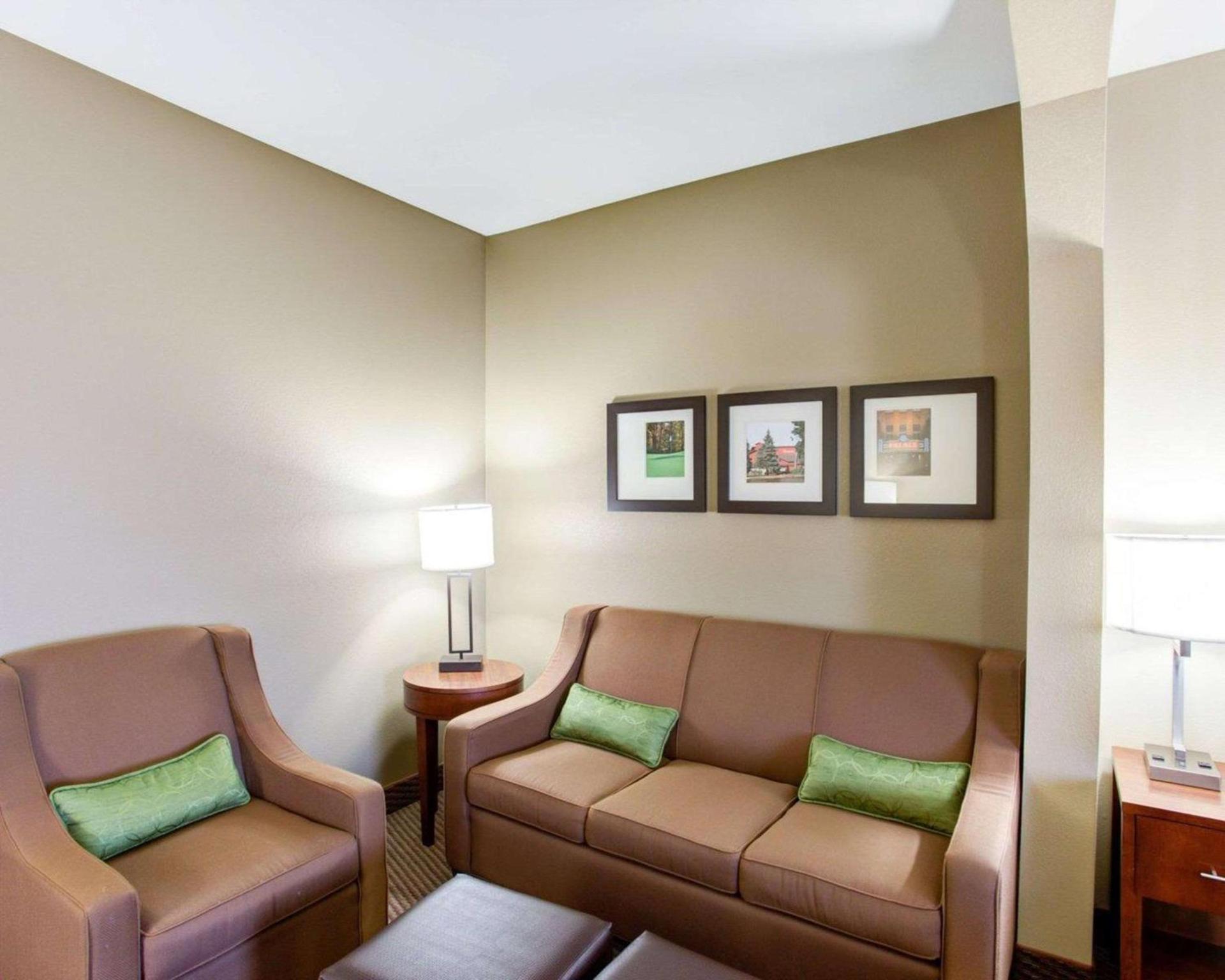 Comfort Suites Crossville photo 15