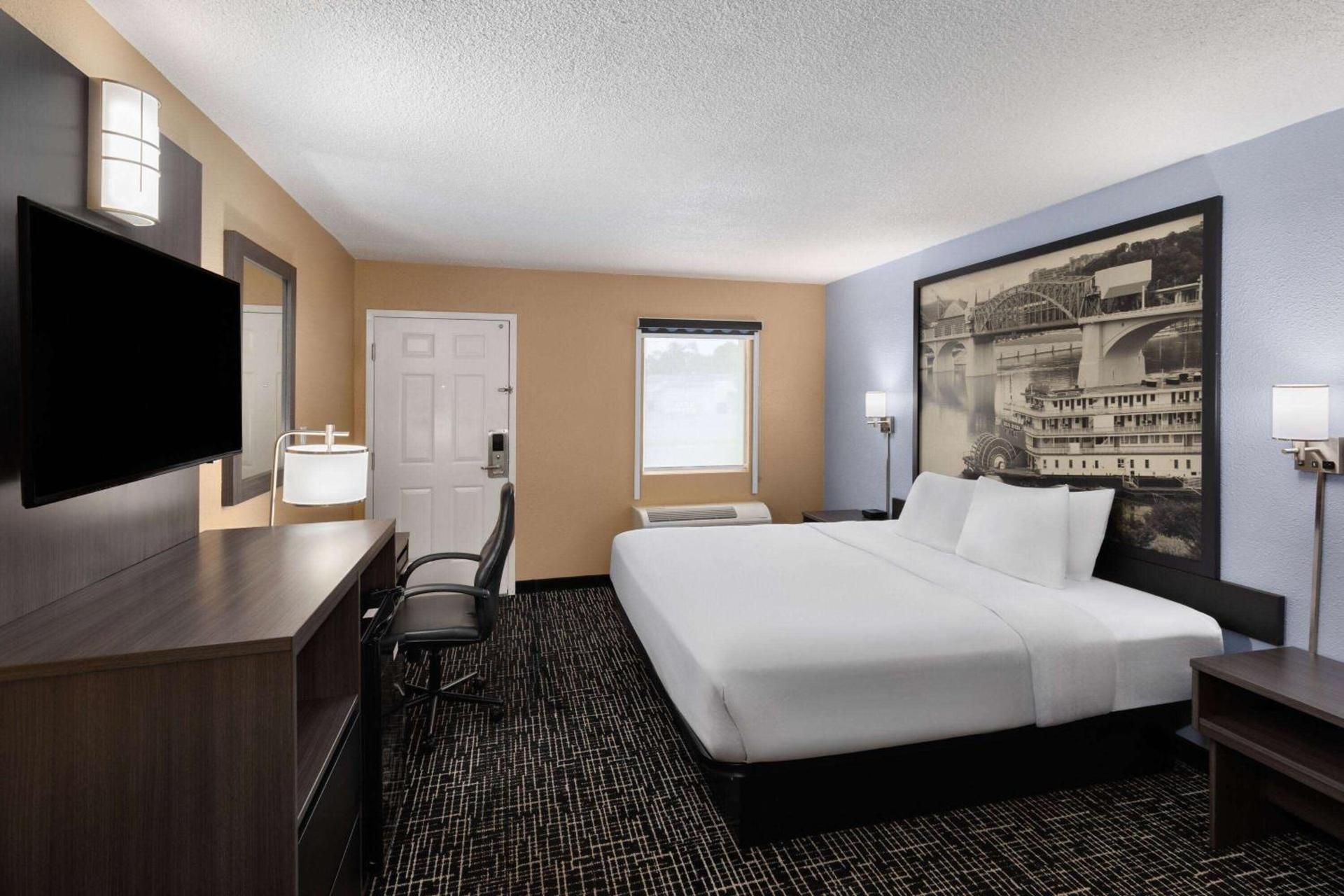 Super 8 by Wyndham Paducah I-24 Exit 4 photo 13