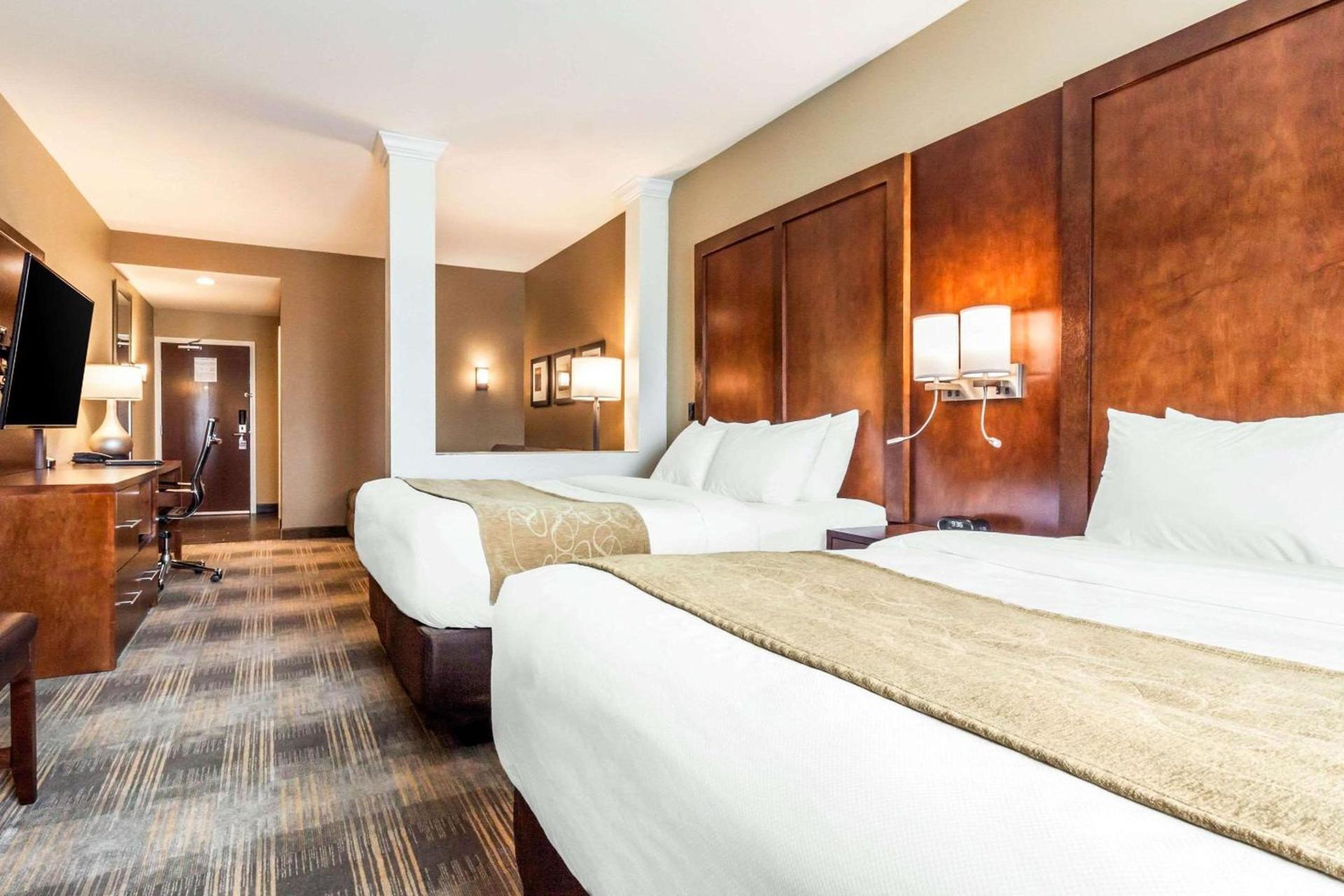 Comfort Suites University Brookings photo 88