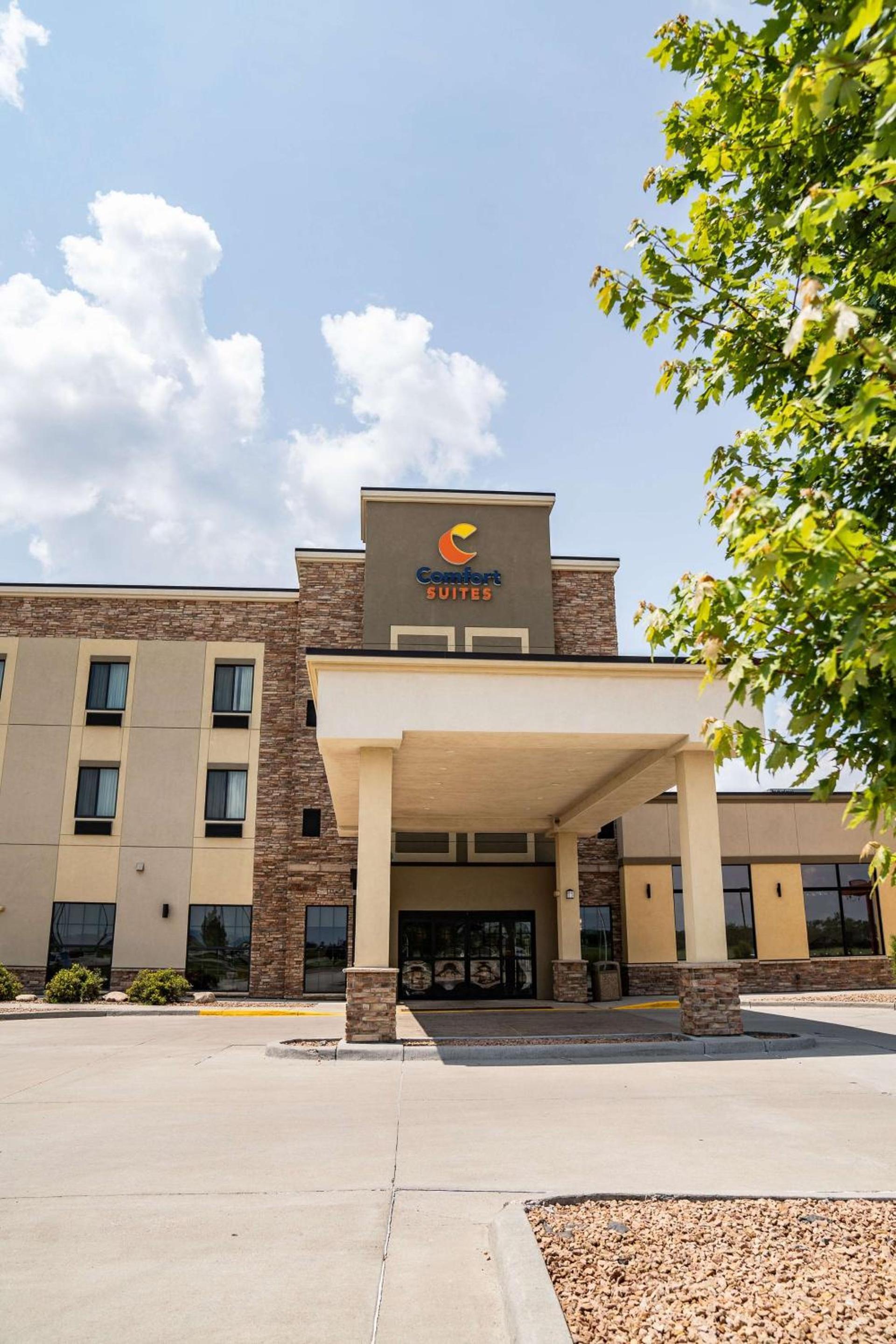 Comfort Suites University Brookings — hotel in Brookings