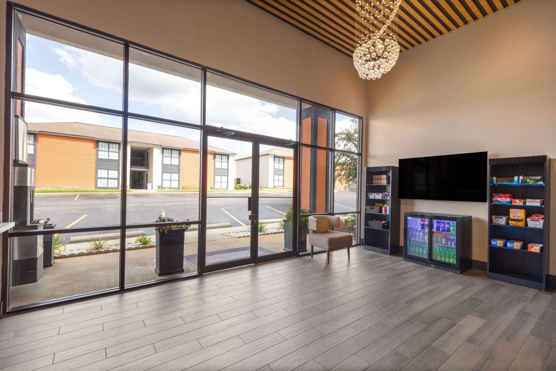 Ramada by Wyndham Studio Suites Dothan photo 7