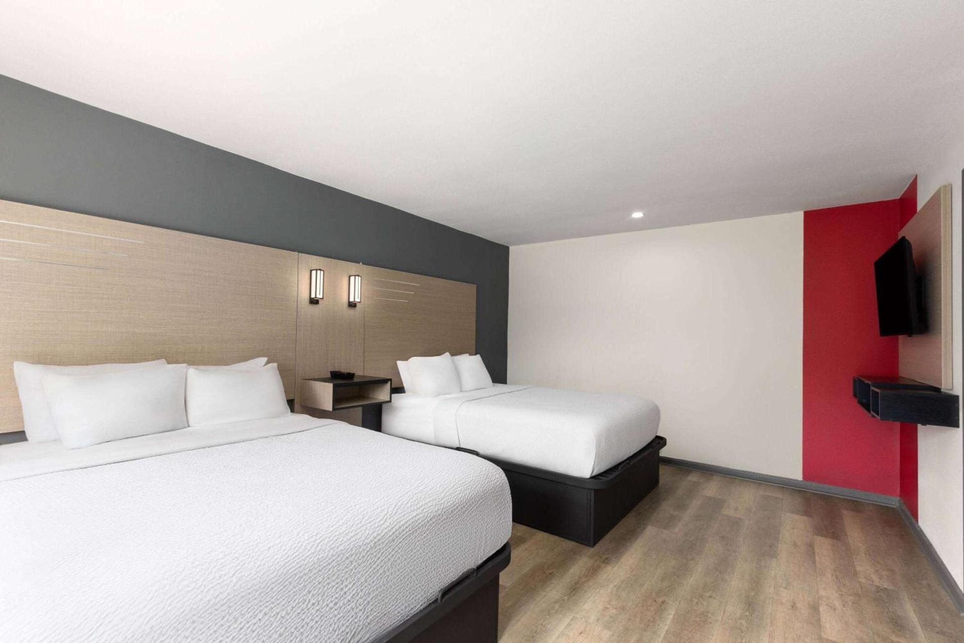 Ramada by Wyndham Studio Suites Dothan photo 14