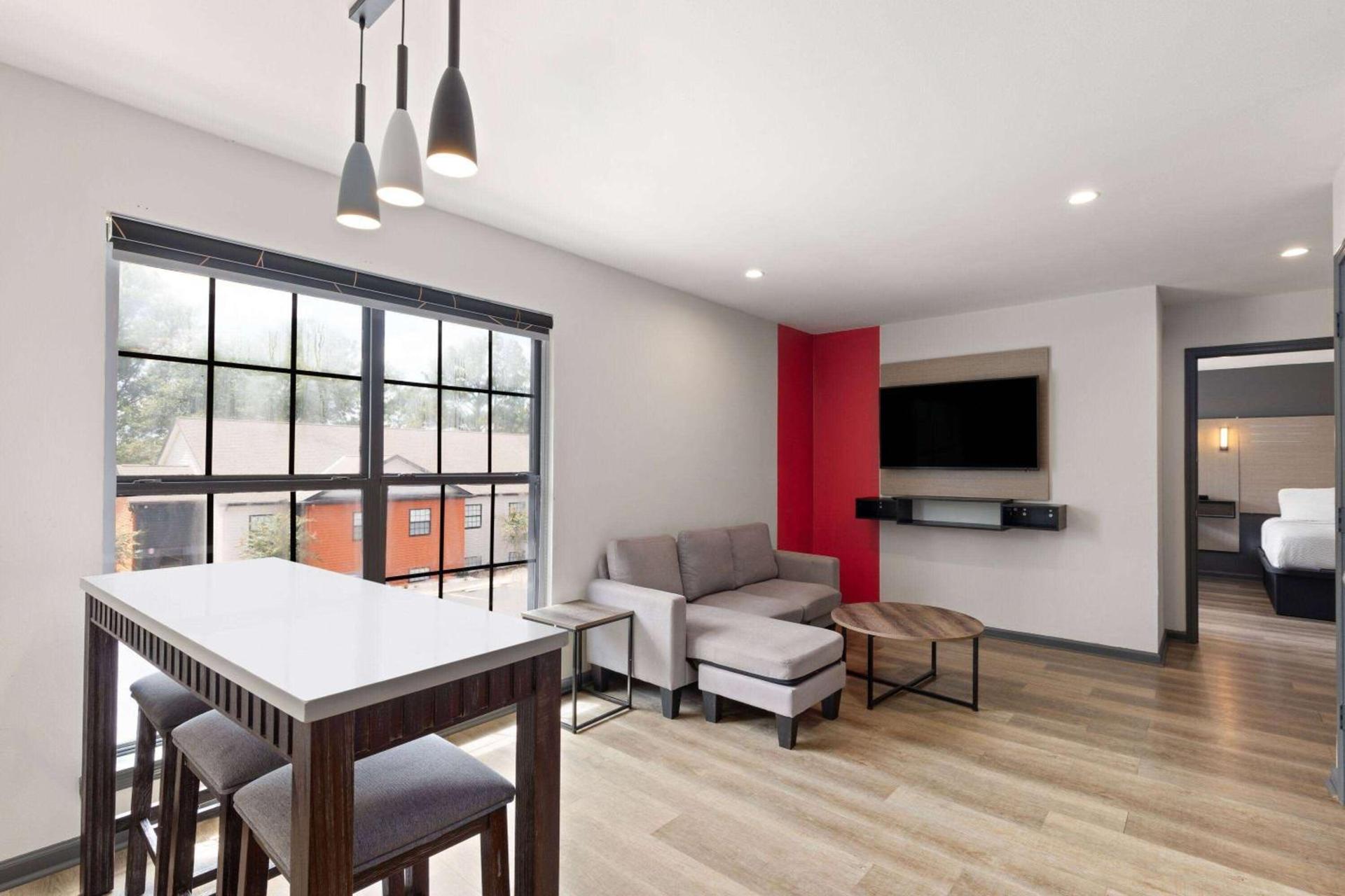 Ramada by Wyndham Studio Suites Dothan photo 21