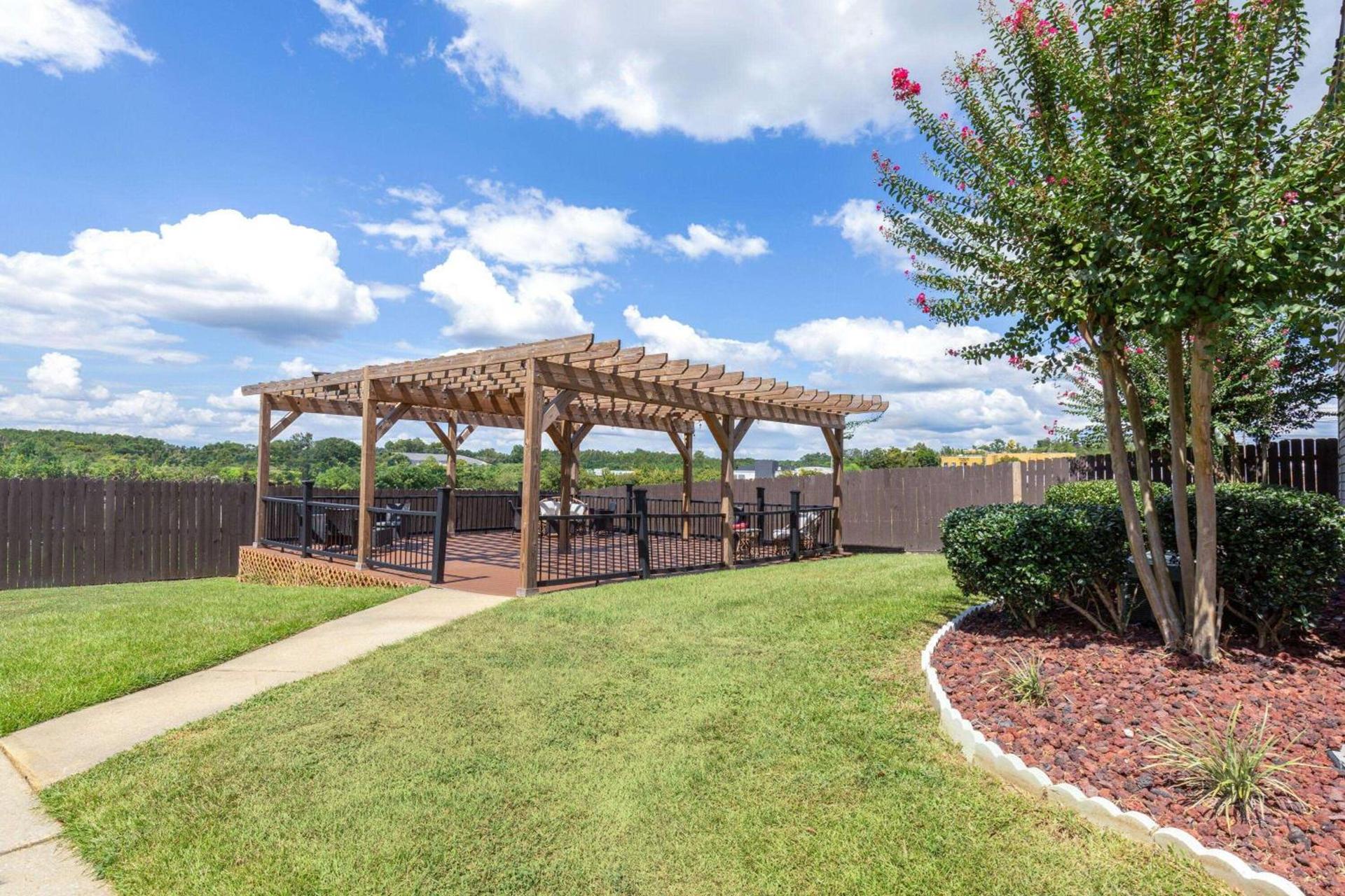Ramada by Wyndham Studio Suites Dothan photo 30