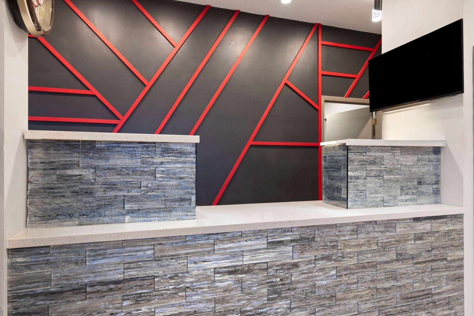 Ramada by Wyndham Bainbridge photo 6