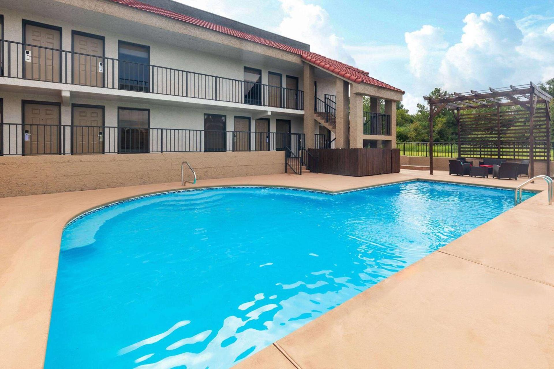 Ramada by Wyndham Bainbridge photo 7