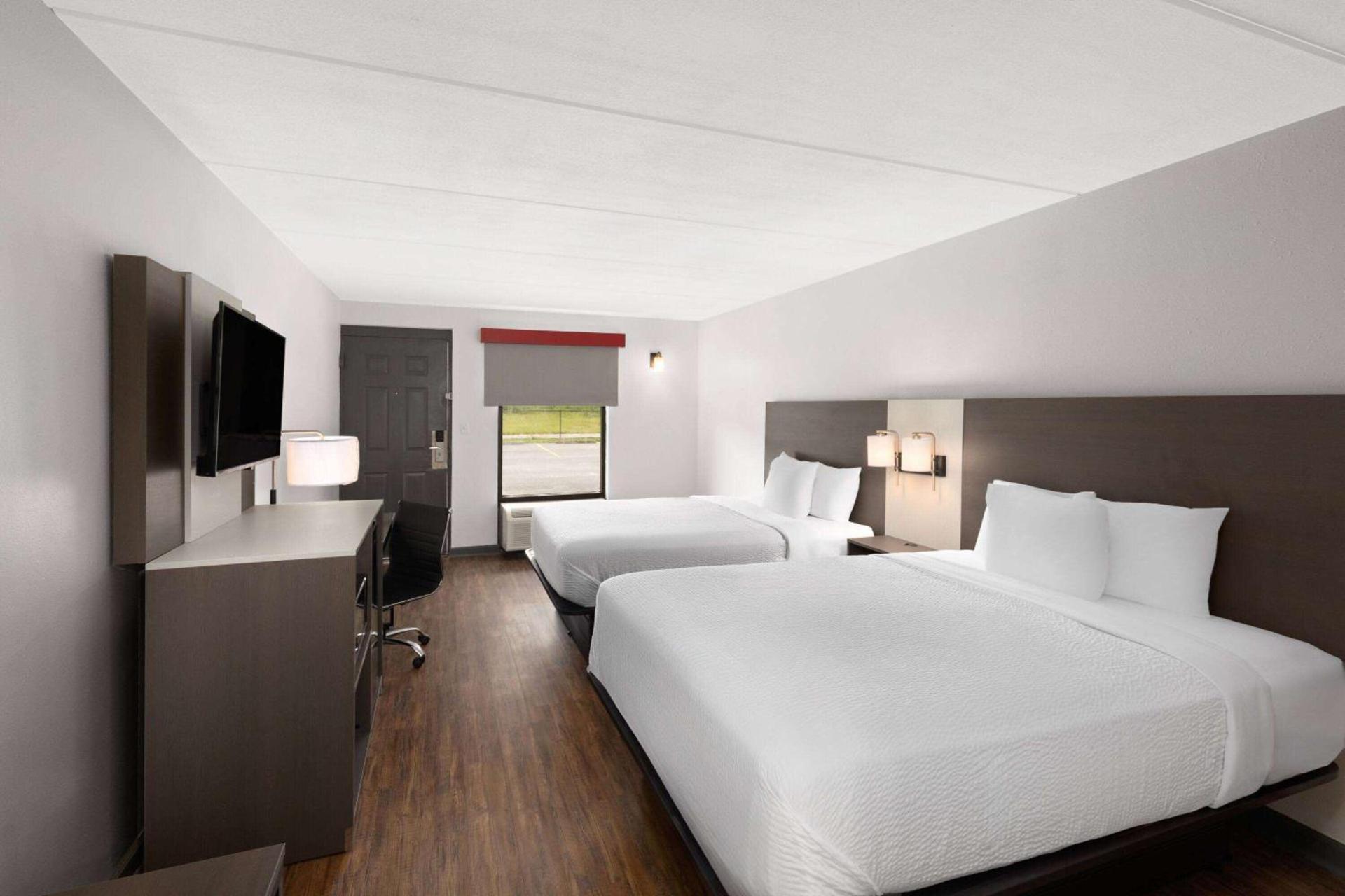 Ramada by Wyndham Bainbridge photo 13