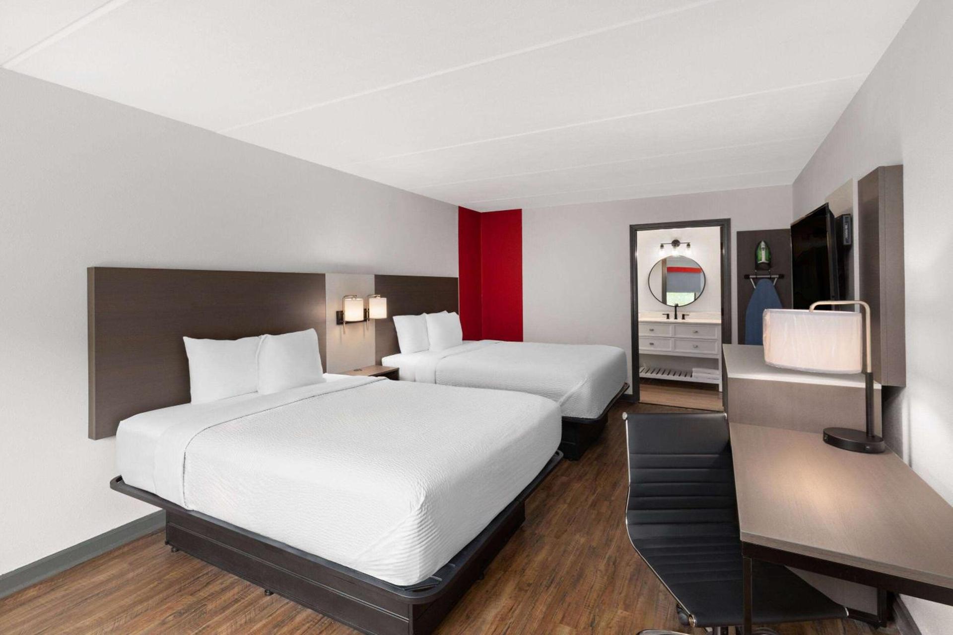 Ramada by Wyndham Bainbridge photo 12