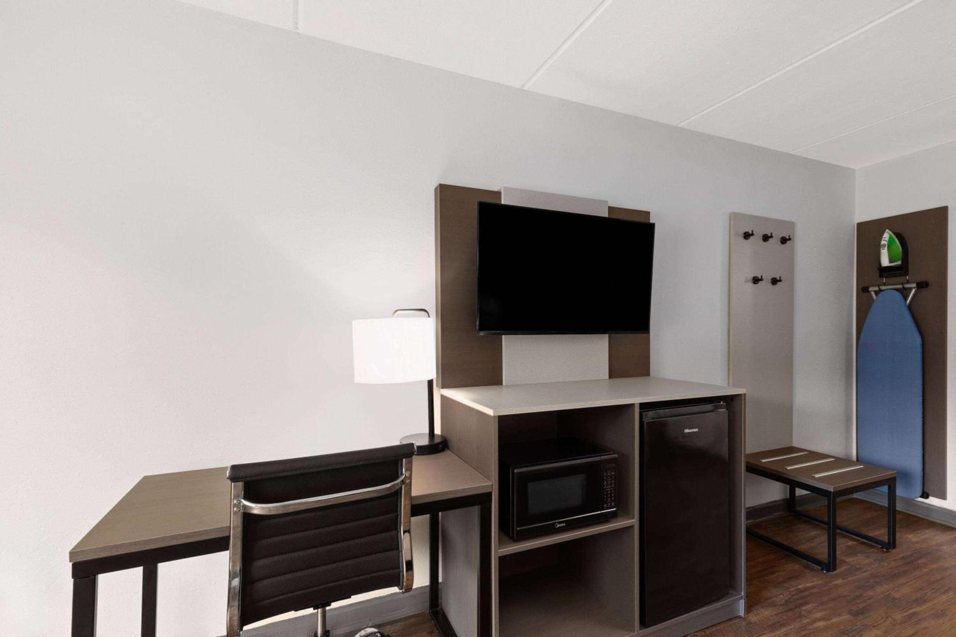 Ramada by Wyndham Bainbridge photo 18