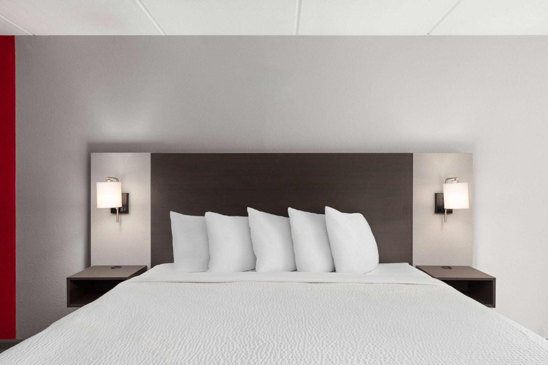 Ramada by Wyndham Bainbridge photo 19