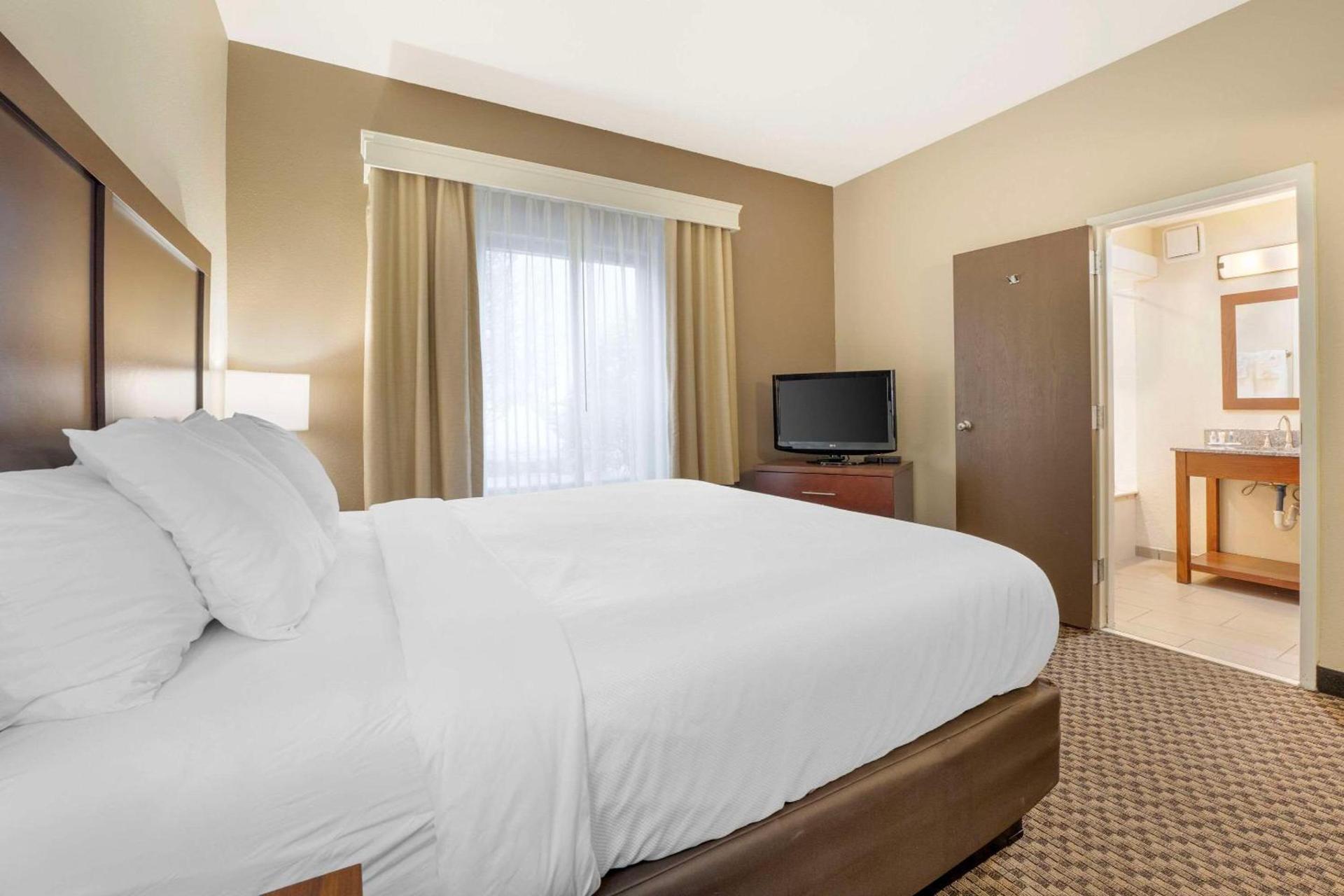 Comfort Inn & Suites Johnstown - Richland Town Center photo 27