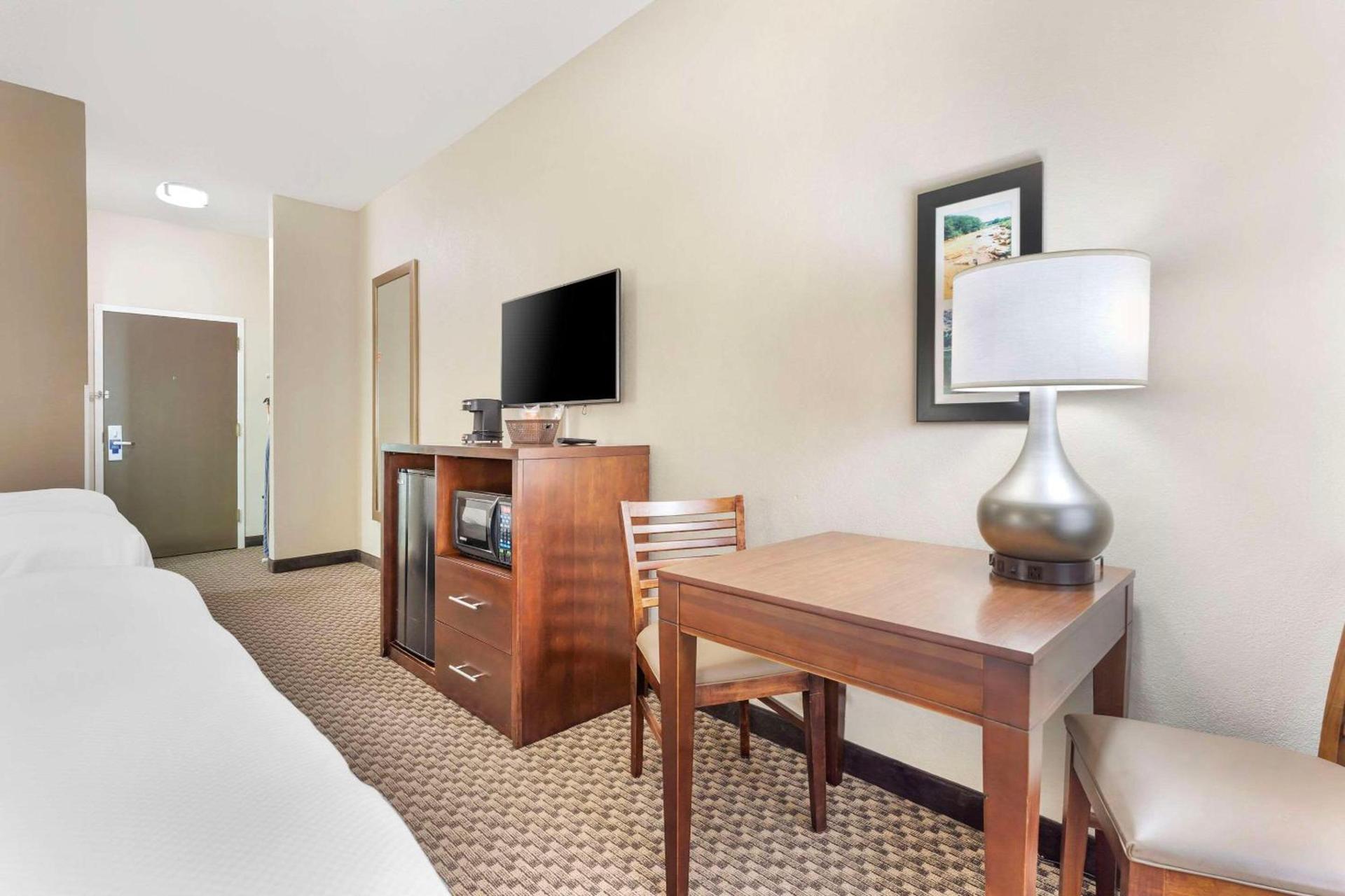 Comfort Inn & Suites Johnstown - Richland Town Center photo 10