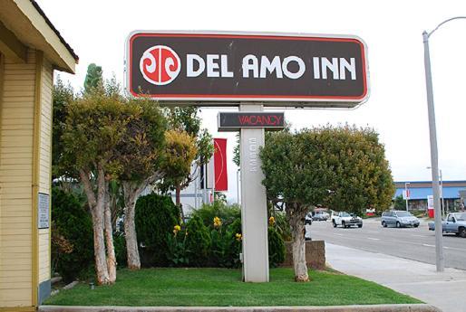 Del Amo Inn photo 16