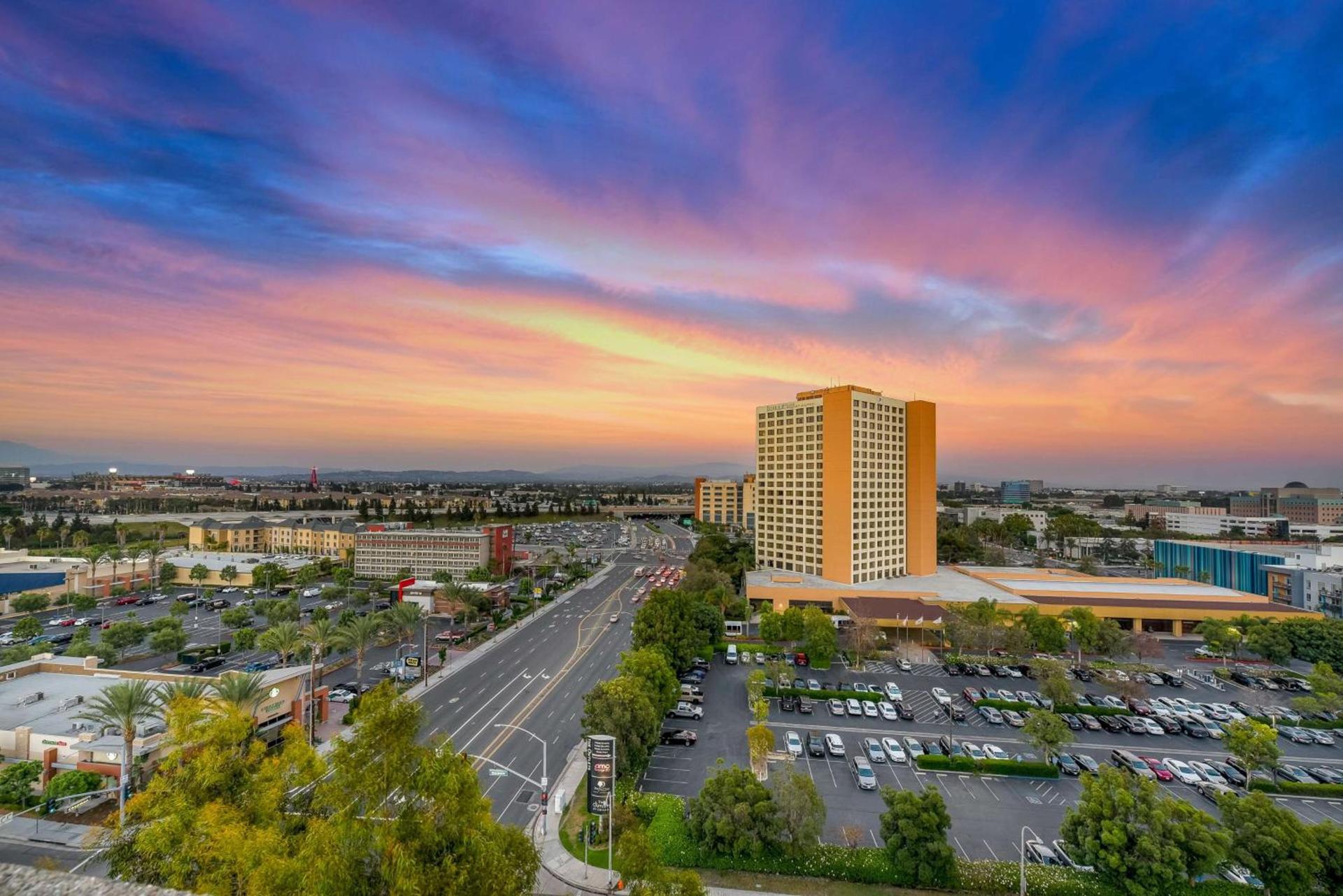 Hotel Fera Anaheim, a DoubleTree by Hilton Hotel photo 9