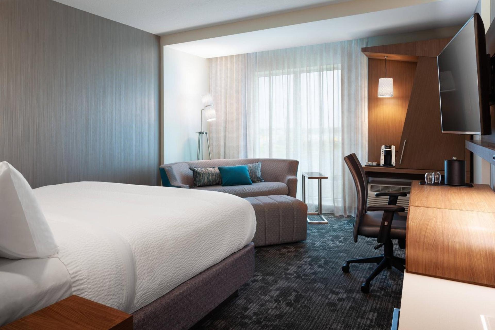 Courtyard by Marriott Winter Haven photo 10