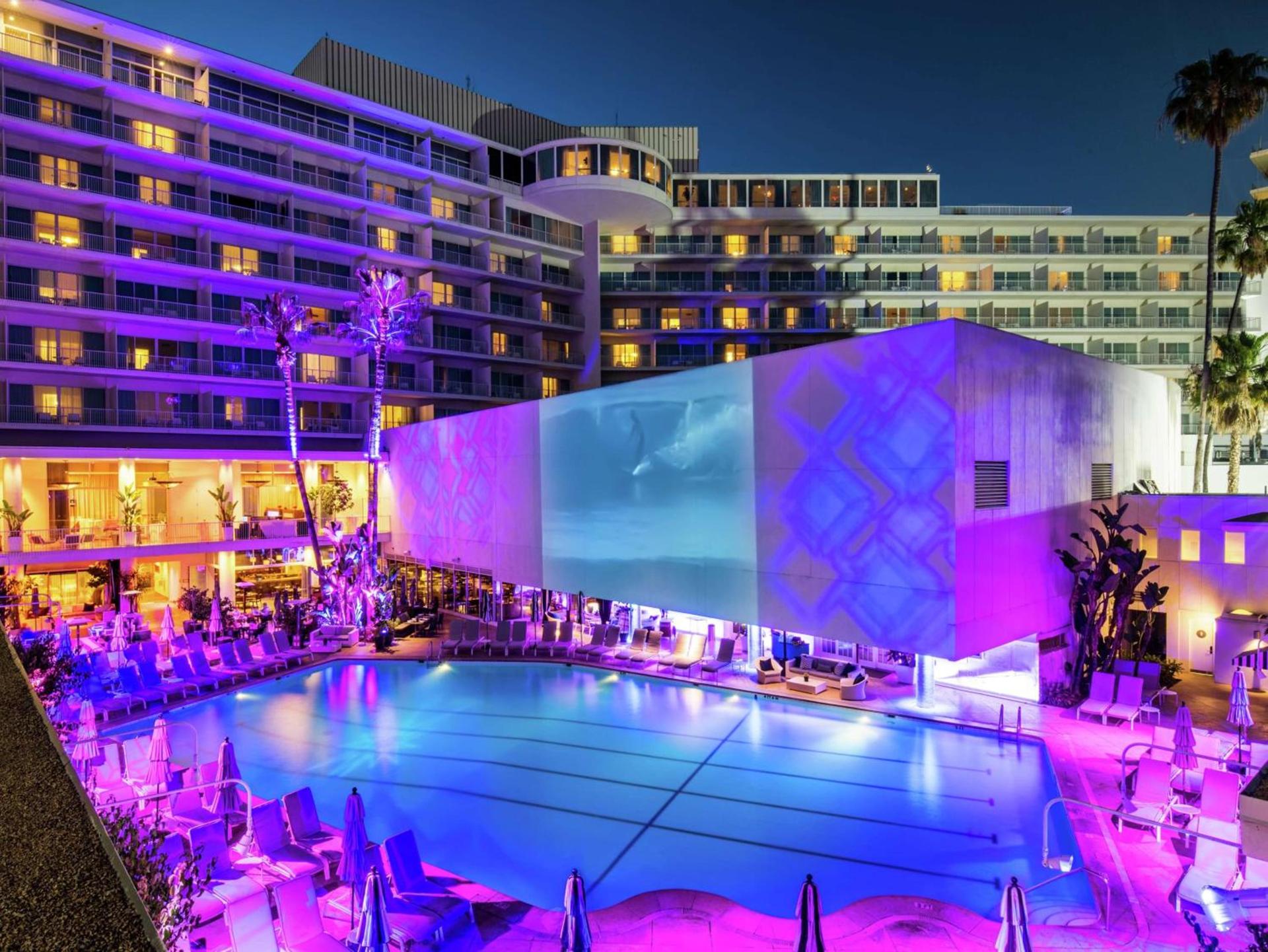 The Beverly Hilton photo 30