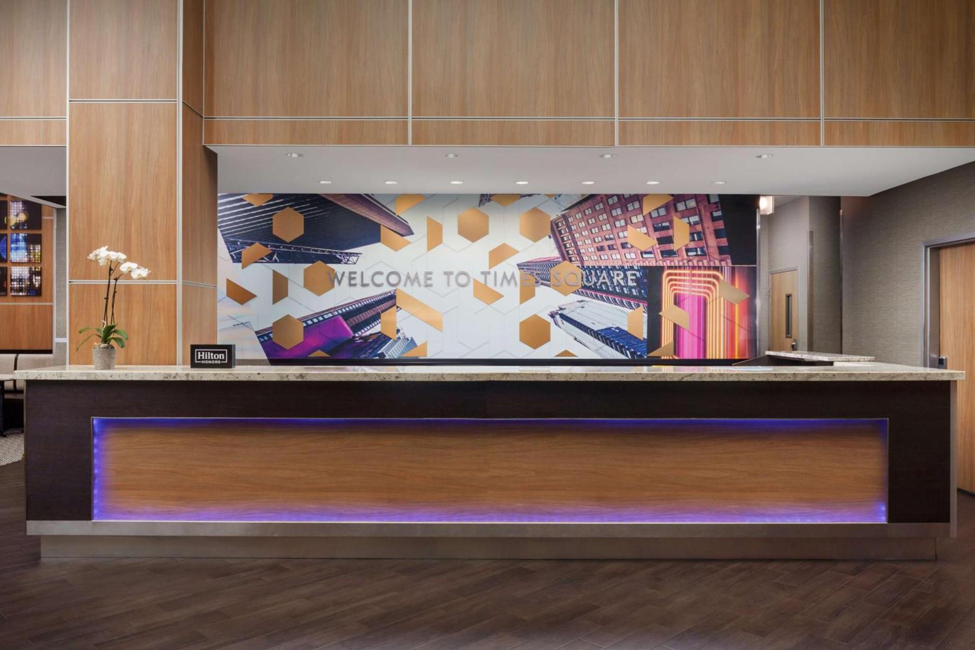 Hampton Inn Times Square Central photo 2